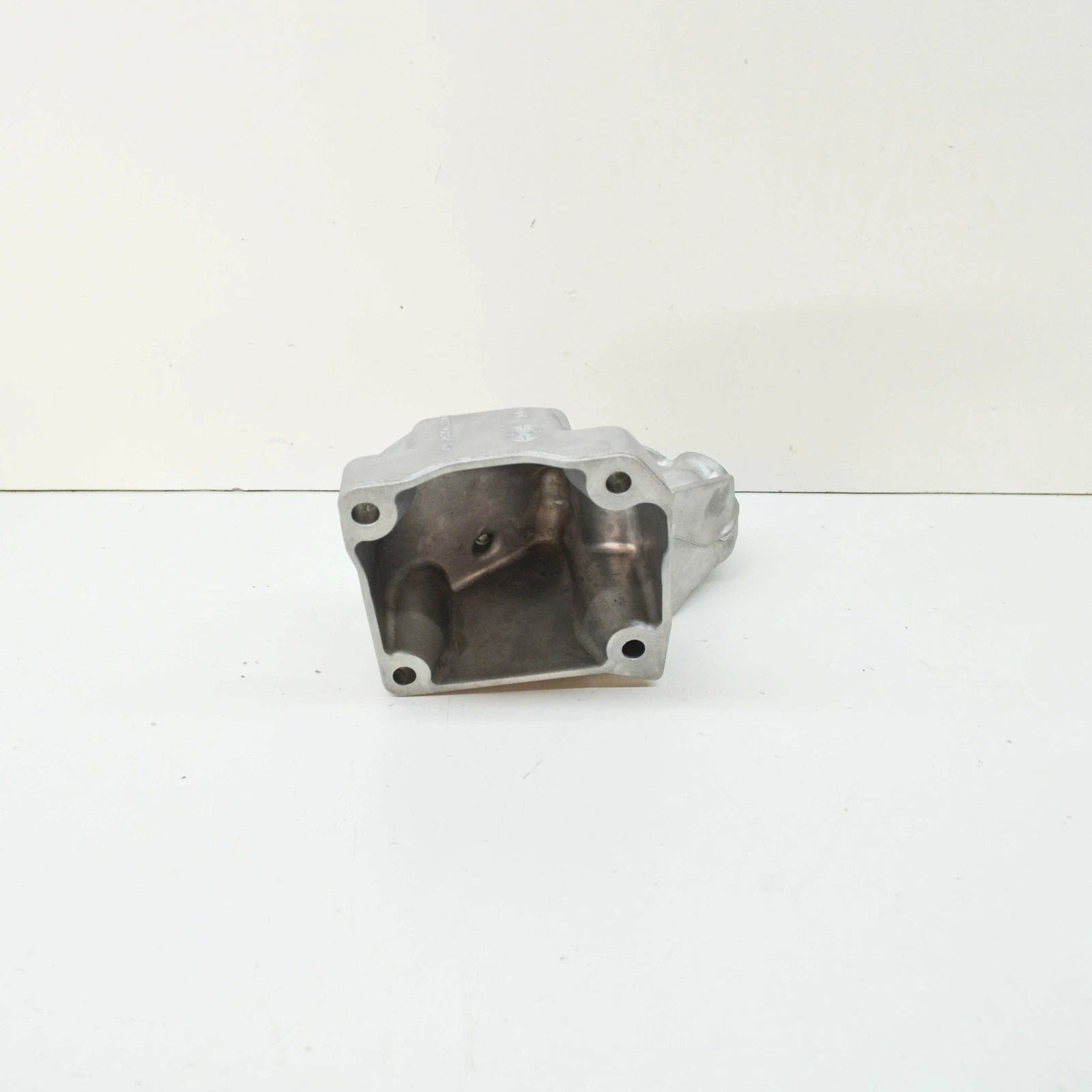 NEW MERCEDES-BENZ S W222 RIGHT ENGINE MOUNT A2562230400 ORIGINAL
