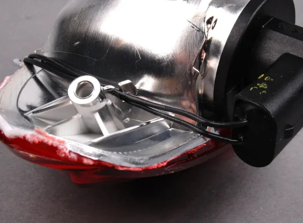 NEW BMW 6 CABRIO E64 REAR RIGHT TAILLIGHT 7841122 63217841122 ORIGINAL