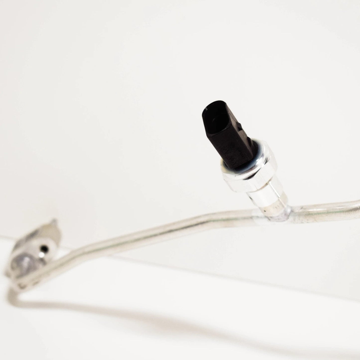 NEW VOLKSWAGEN TIGUAN MK2 A/C FRONT PIPE LINE 5QF816741C ORIGINAL