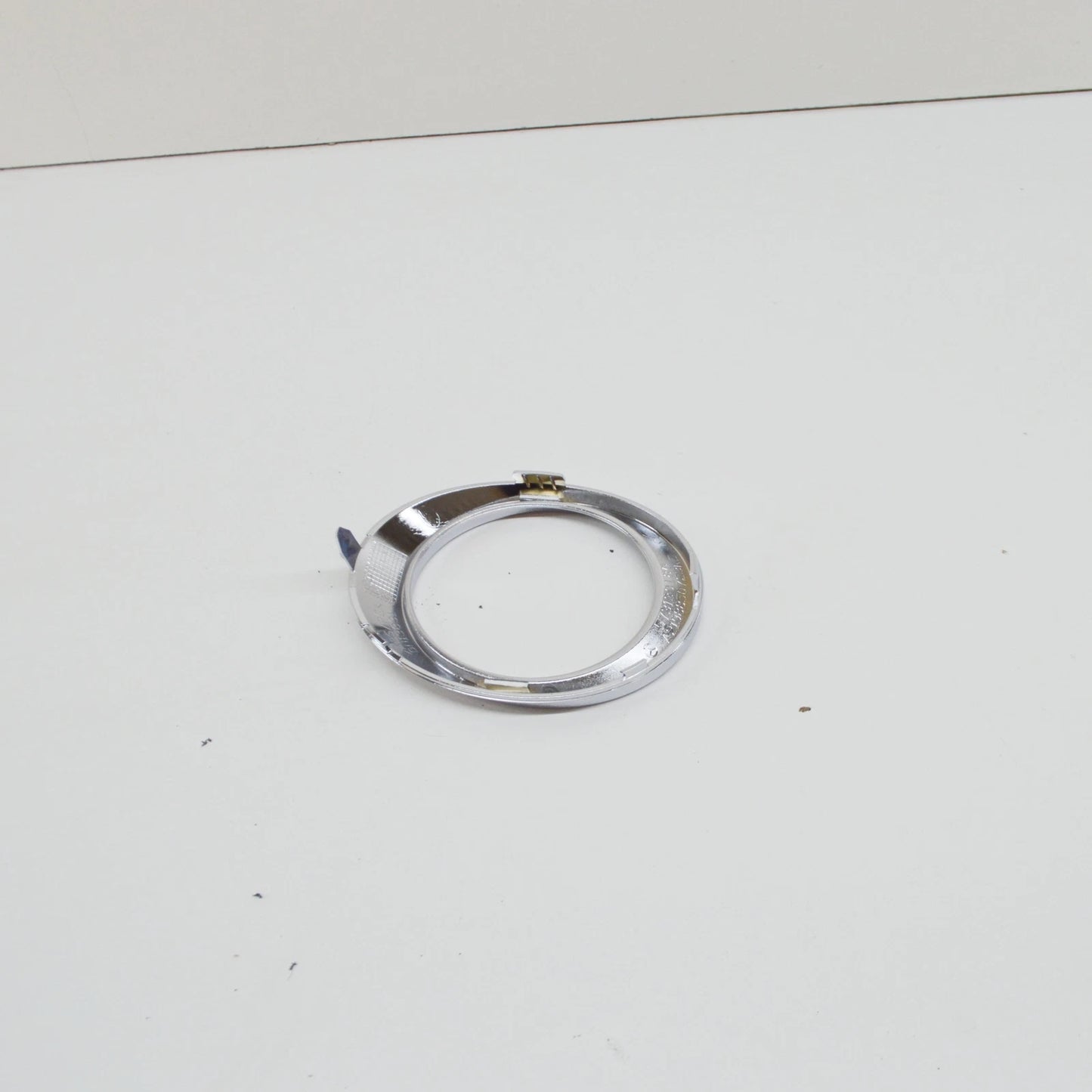 NEW MB CLS C219 FRONT BUMPER LEFT FOG LIGHT CHROMED RING A2198850723