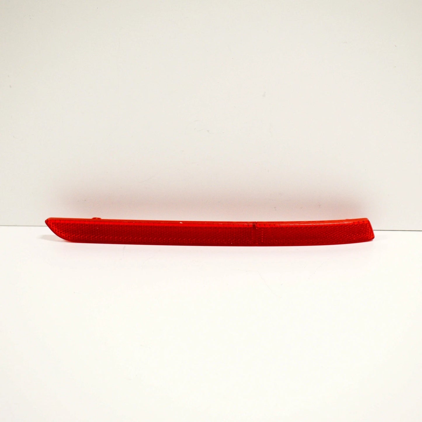 NEW VOLKSWAGEN TRANSPORTER T5 REAR BUMPER RIGHT REFLECTOR 7E0945106A