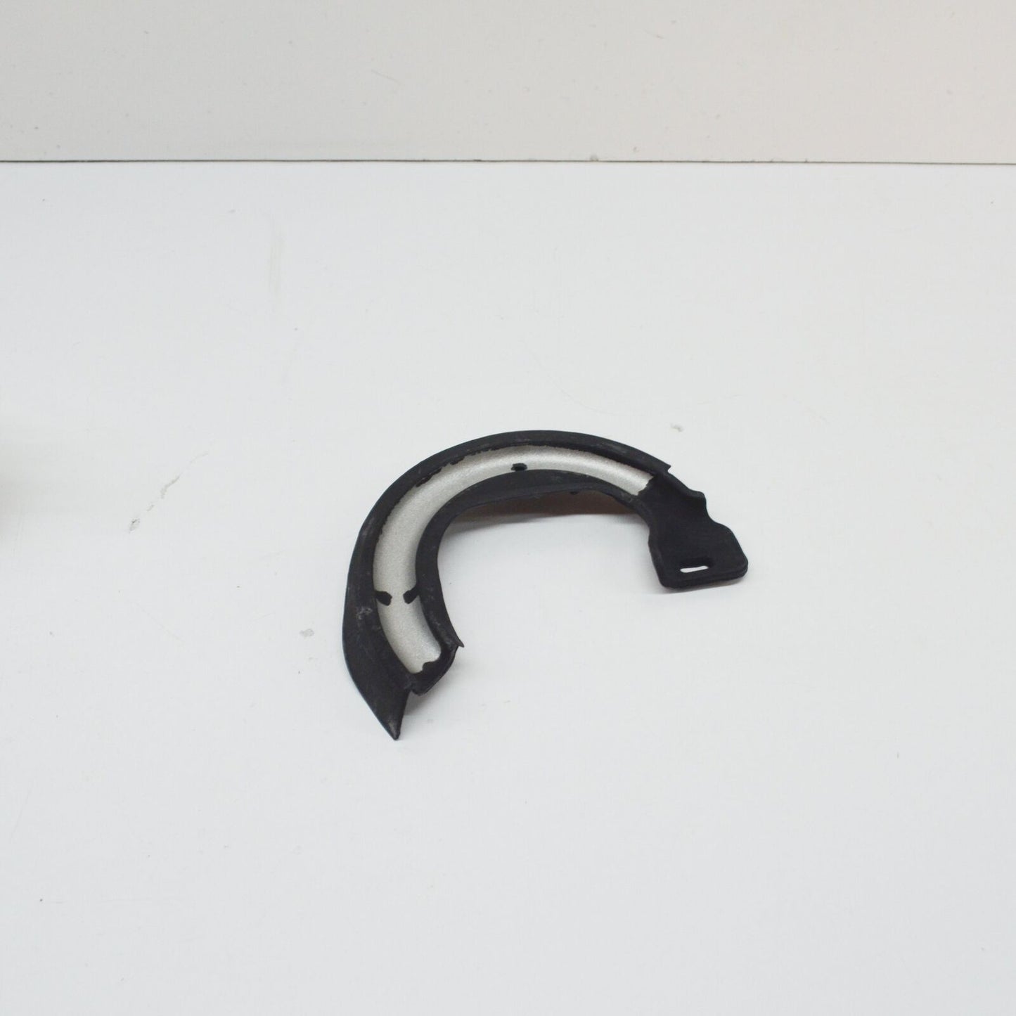 NEW MERCEDES-BENZ C W204 FRONT LOWER SPRING ISOLATOR SHIM A2043210184 ORIGINAL