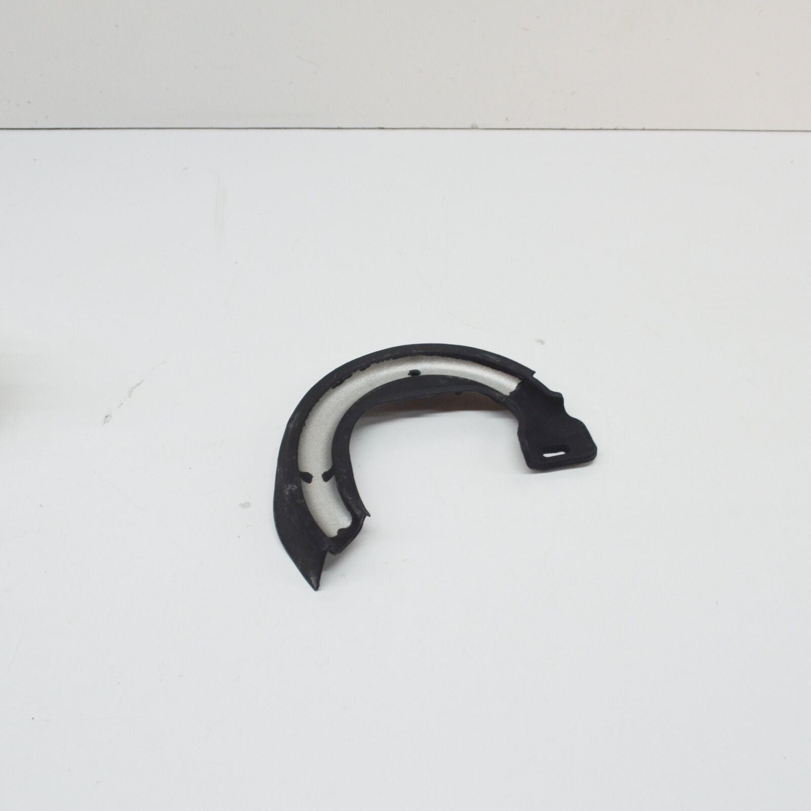 NEW MERCEDES-BENZ C W204 FRONT LOWER SPRING ISOLATOR SHIM A2043210184 ORIGINAL