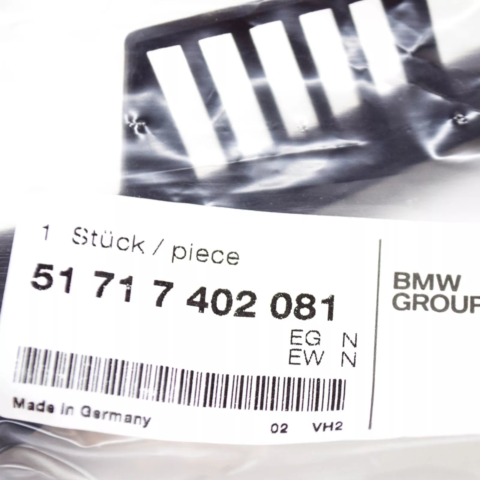 NEW BMW 3 F30 HOOD COWL LEAF GRILLE LEFT 51717402081 ORIGINAL