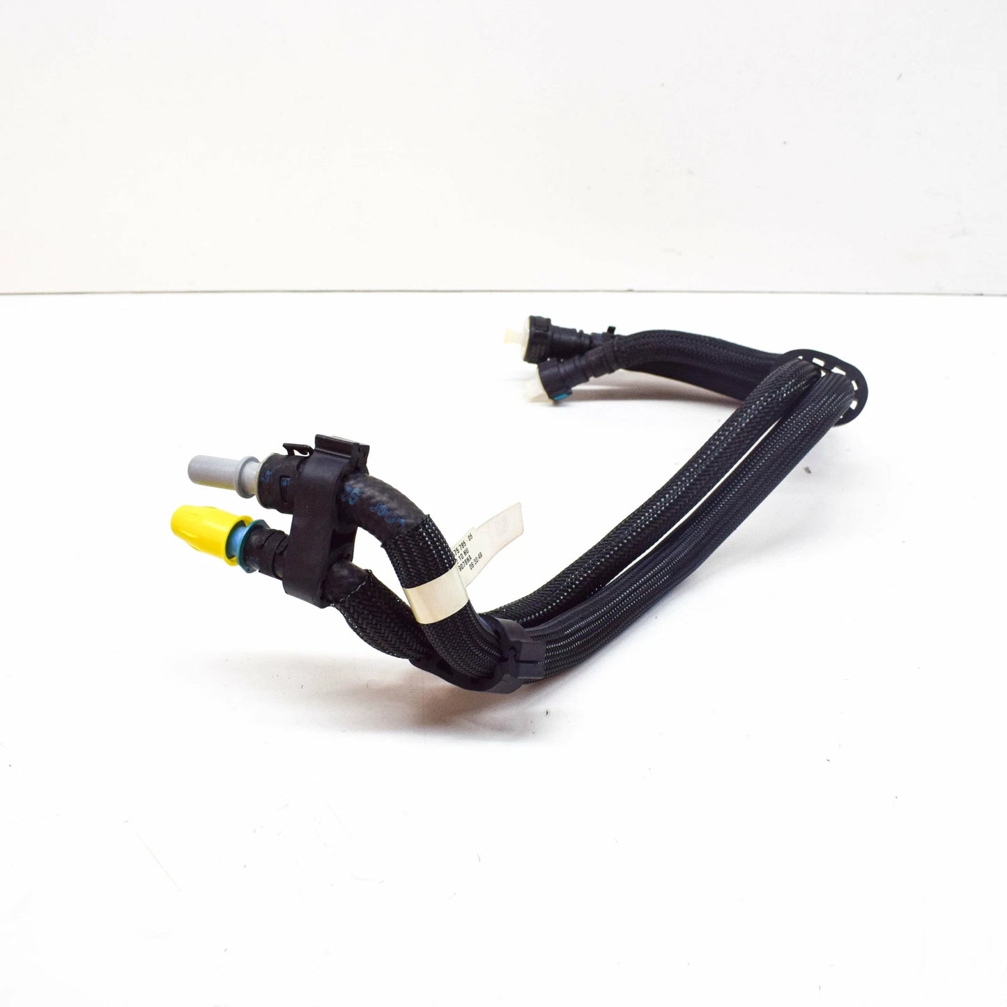 NEW BMW 7 G11 G12 ENGINE COMPARTMENT FUEL LINE 13538575785 ORIGINAL