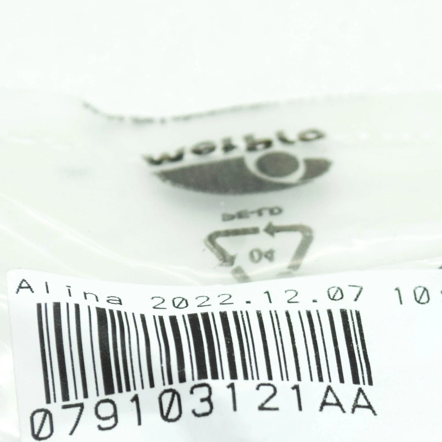 NEW AUDI A4 B6 ENGINE SEAL 079103121AA ORIGINAL