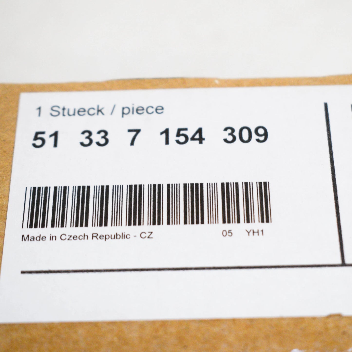 NEW BMW 1 E87 FRONT LEFT DOOR EXTERIOR B-PILLAR TRIM 51337154309 7154309