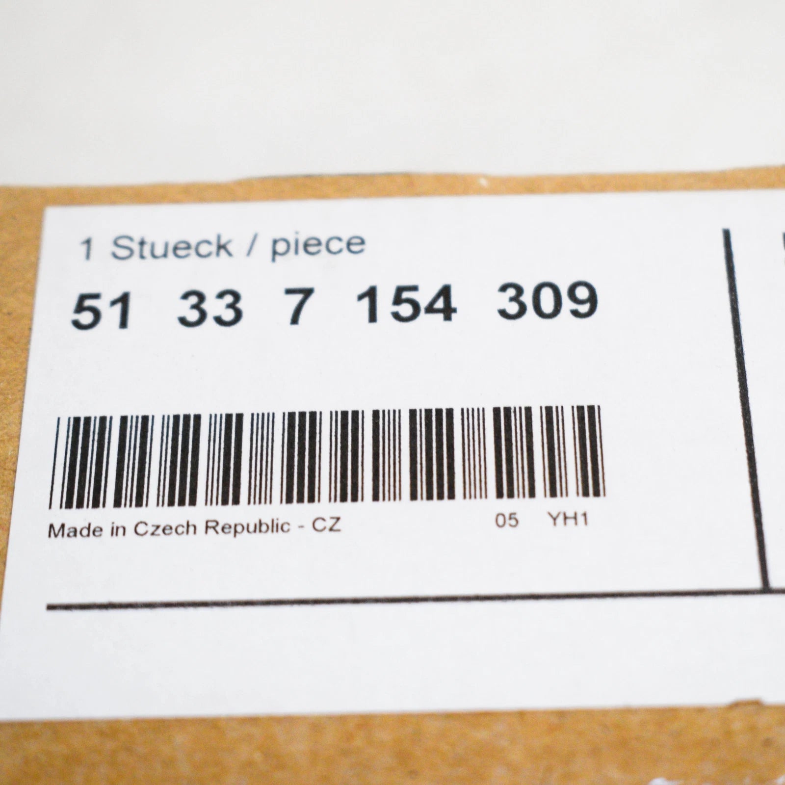 NEW BMW 1 E87 FRONT LEFT DOOR EXTERIOR B-PILLAR TRIM 51337154309 7154309