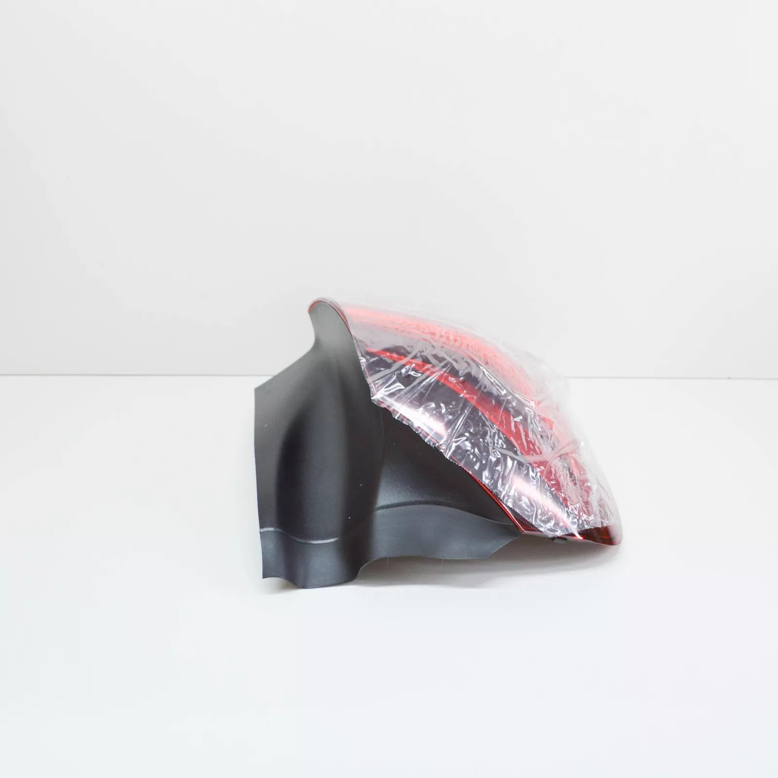 NEW MERCEDES-BENZ GLA X156 REAR LEFT LED TAILLIGHT A1569068300 ORIGINAL