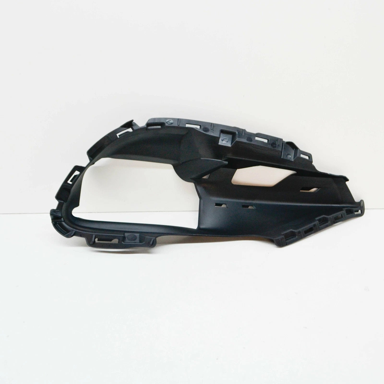 NEW MB A W176 AMG FRONT AIR DUCT GRILL RIGHT HOLDER A1768855500