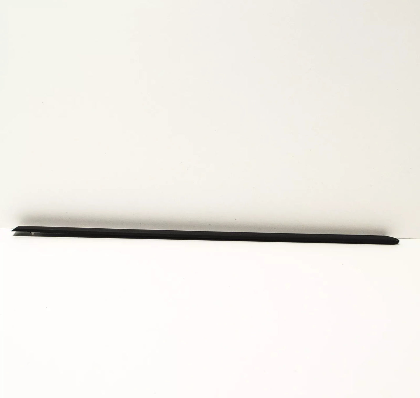 NEW BMW 5 E34 REAR RIGHT DOOR MOULDING 51131934182 1934182 ORIGINAL