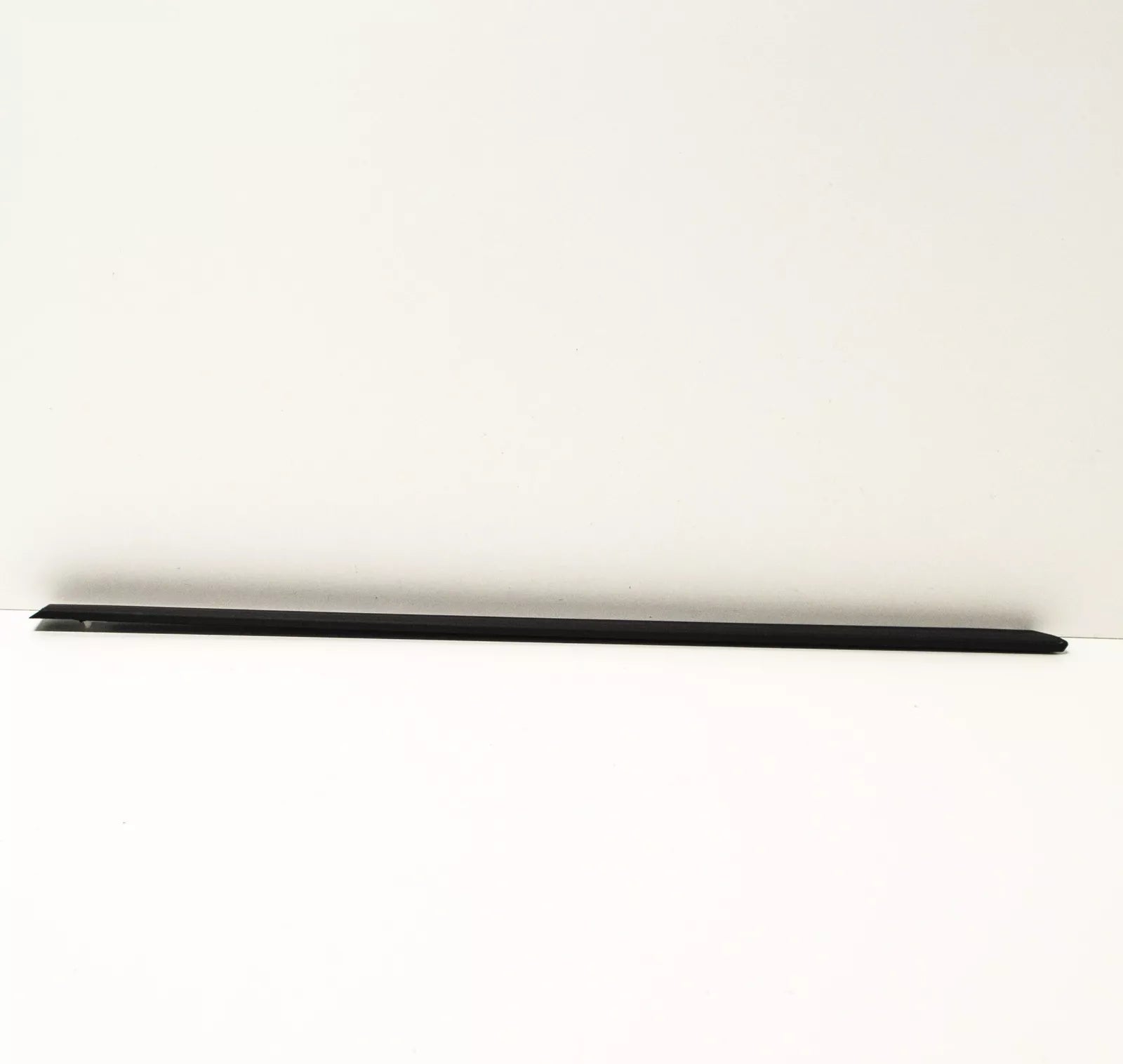 NEW BMW 5 E34 REAR RIGHT DOOR MOULDING 51131934182 1934182 ORIGINAL