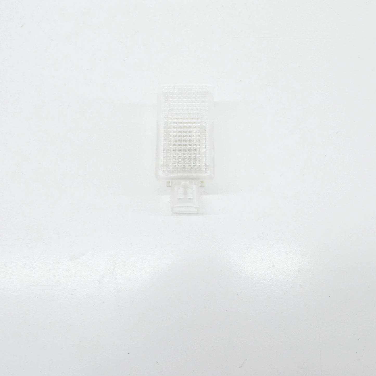 NEW AUDI A4 B7 LUGGAGE COMPARTMENT INTERIOR LIGHT 8E0947101 ORIGINAL