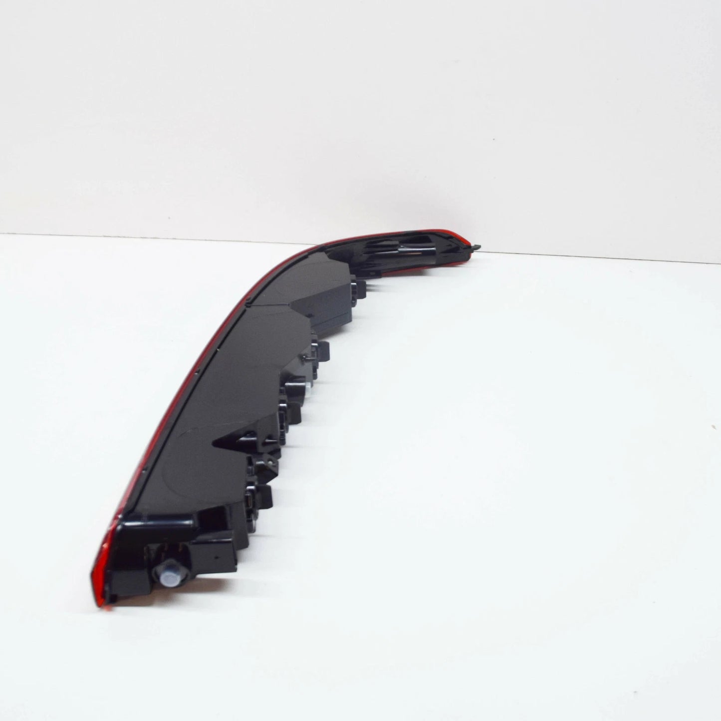 NEW AUDI Q7 4M REAR LEFT TAILLIGHT REFLECTOR 4M0945095