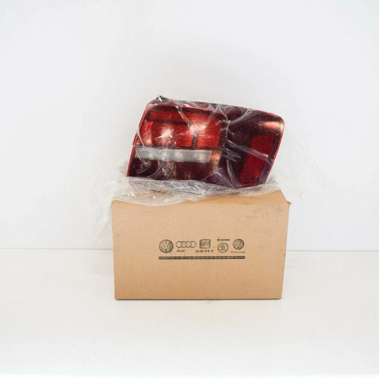 NEW VOLKSWAGEN JETTA MK6 REAR RIGHT TAILLIGHT 5C6945096N
