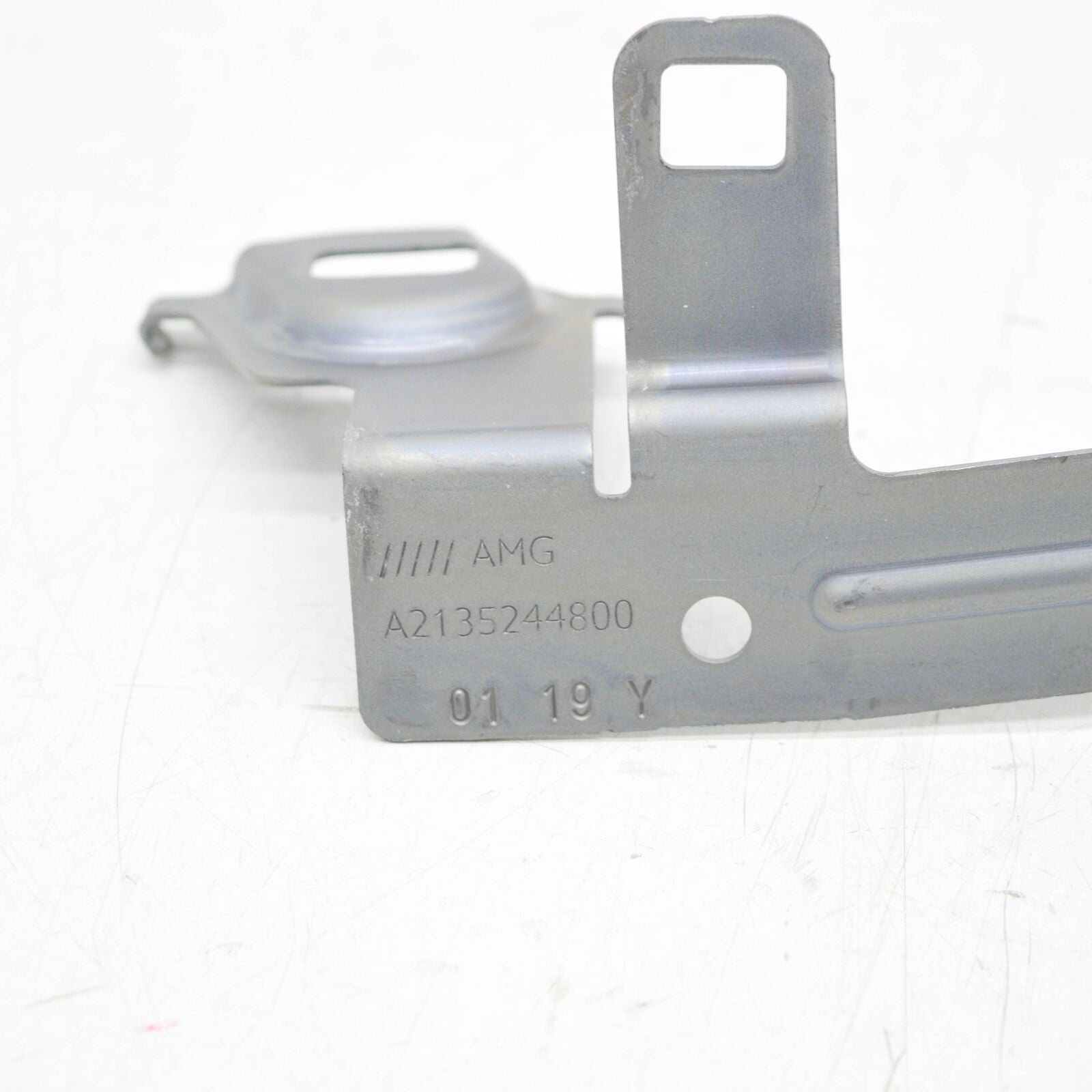 NEW MERCEDES-BENZ E W213 FRONT RIGHT ENGINE LINING BRACKET A2135244800 ORIGINAL