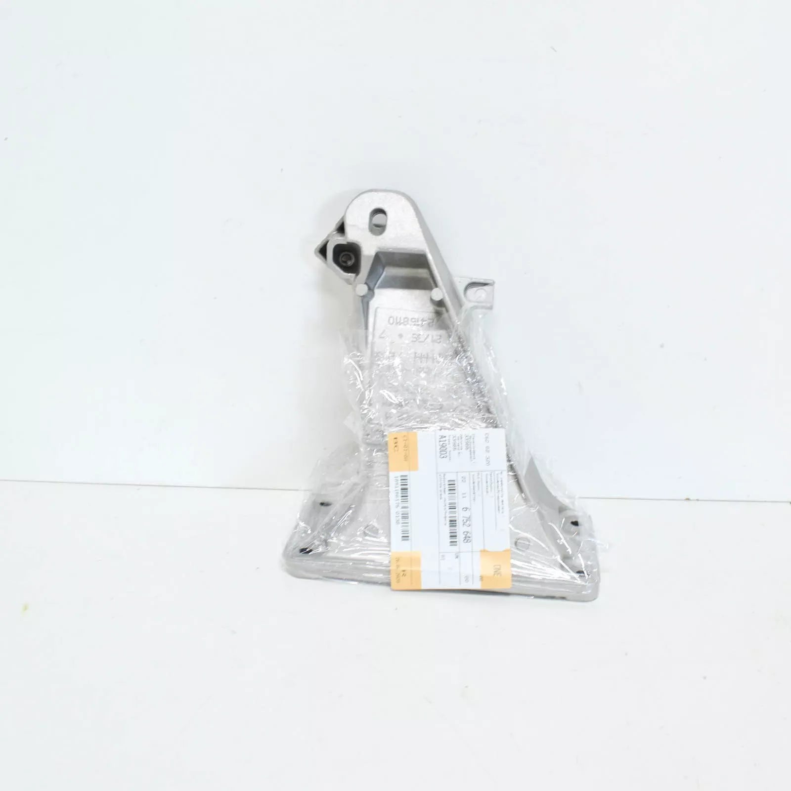 NEW BMW 5 E39 ENGINE RIGHT SUPPORT 22116752648 6752648 ORIGINAL