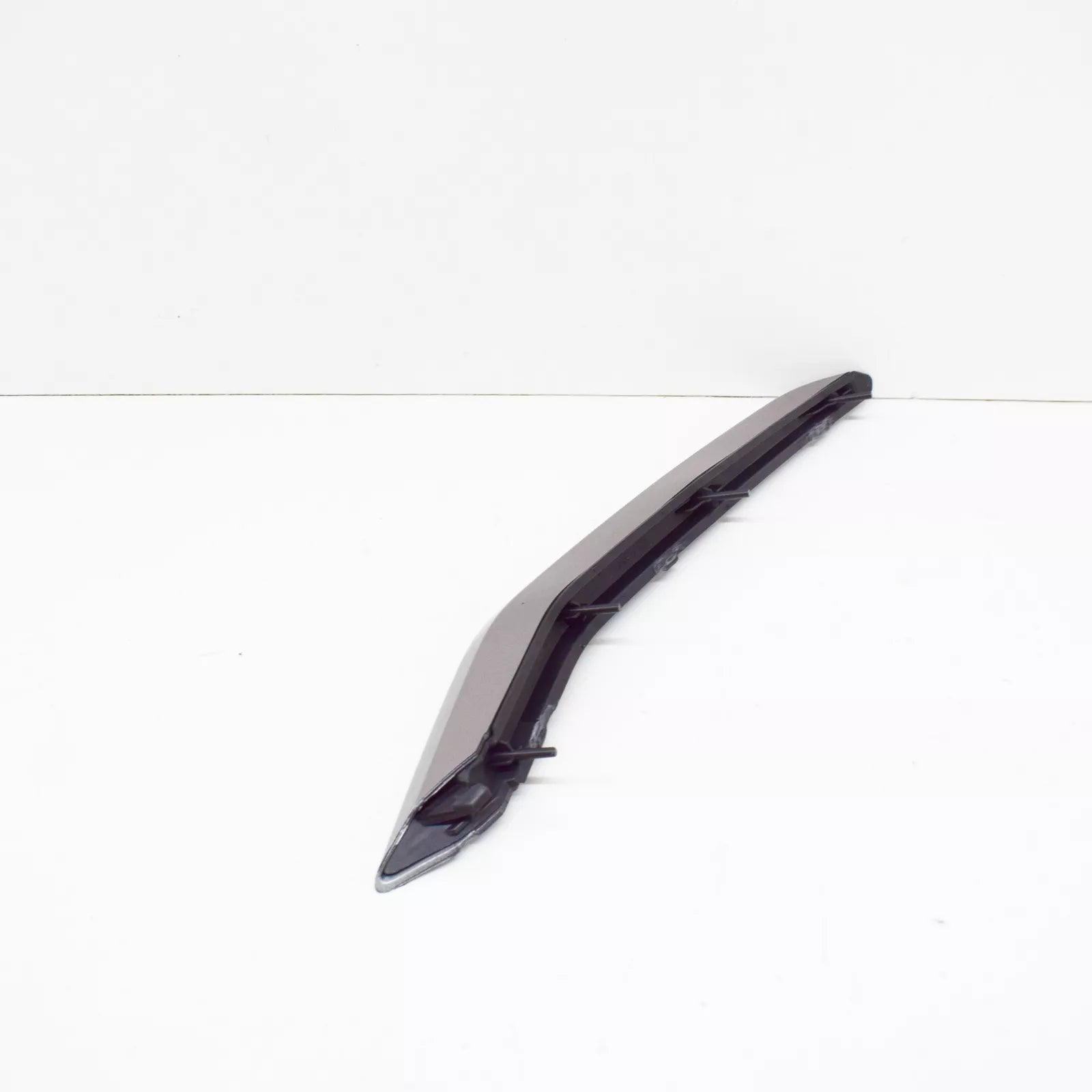 NEW BMW X5 F15 M50D BUMPER MOLDING FRONT RIGHT 51118056868 ORIGINAL