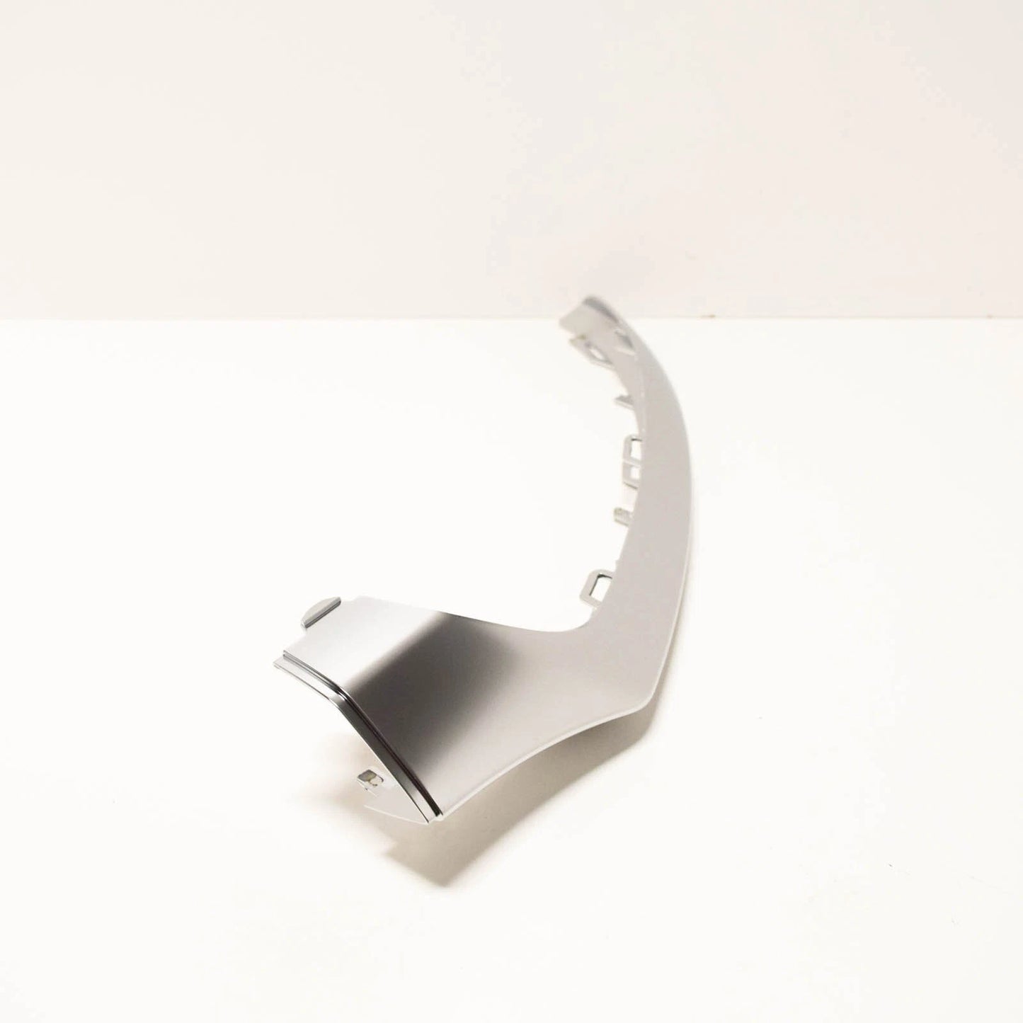 NEW MERCEDES-BENZ C W205 FRONT BUMPER LEFT SIDE MOLDING A2058851900