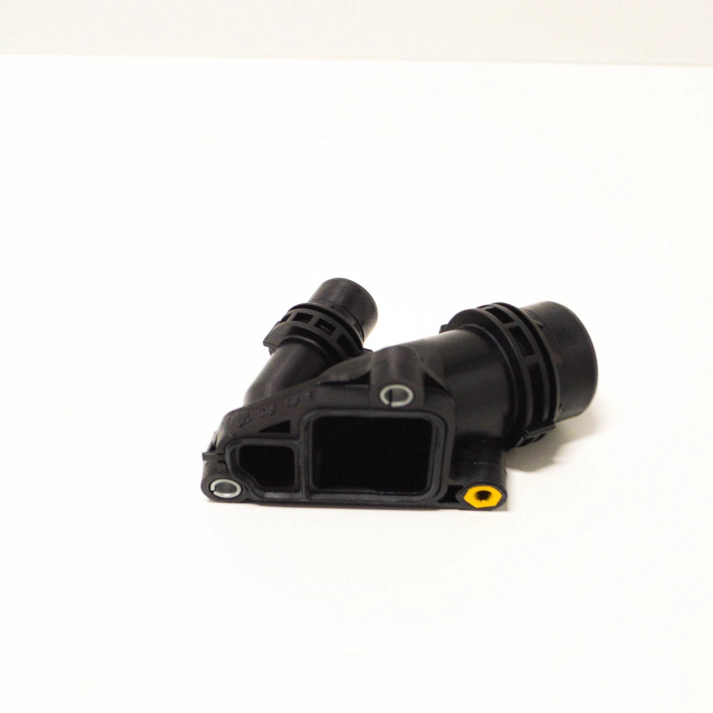 NEW BMW E60 E61 E70 E71 E81 COOLING SYSTEM CONNECTOR 11117800048 ORIGINAL