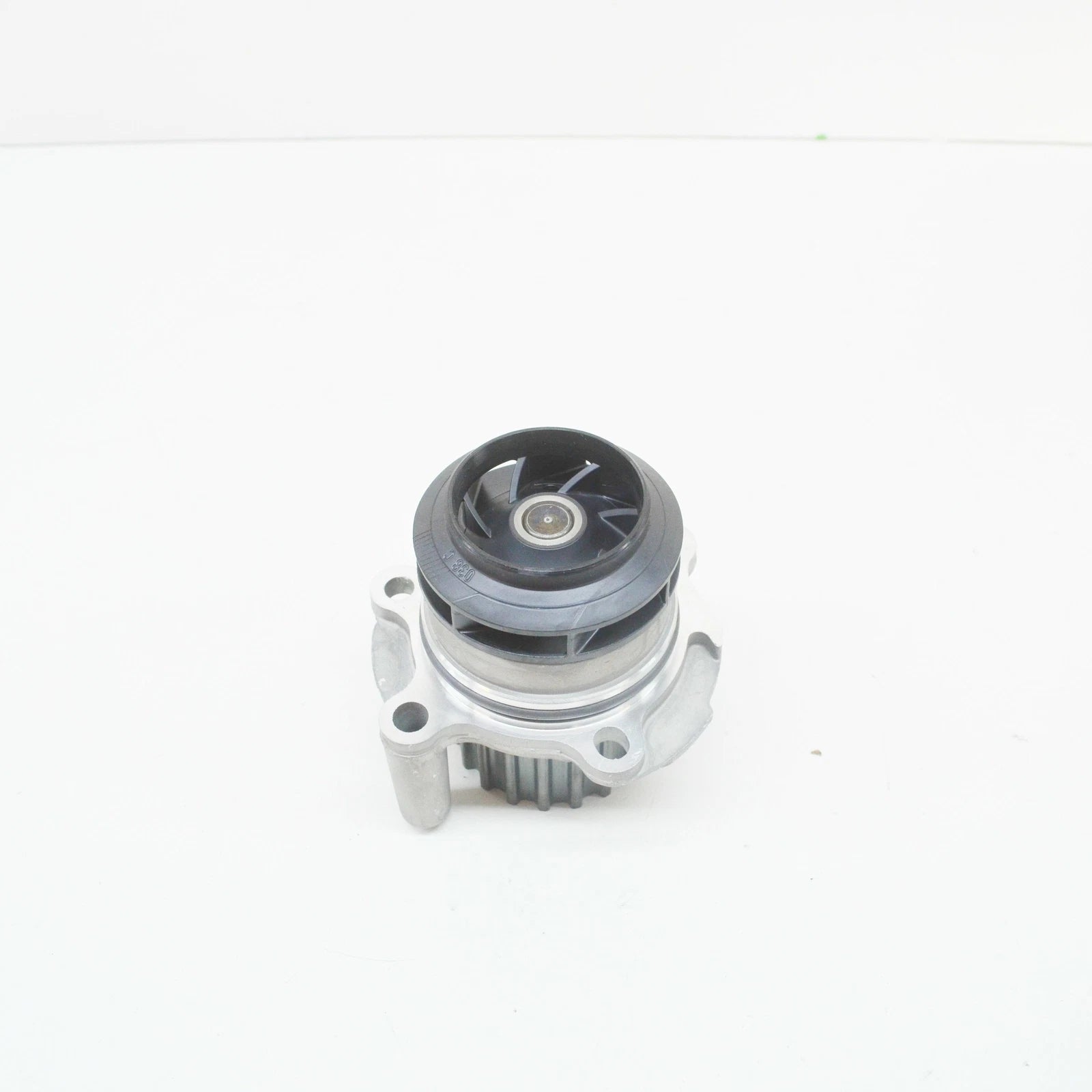 NEW AUDI A3 8L COOLANT PUMP WITH SEALING RING 038121011A