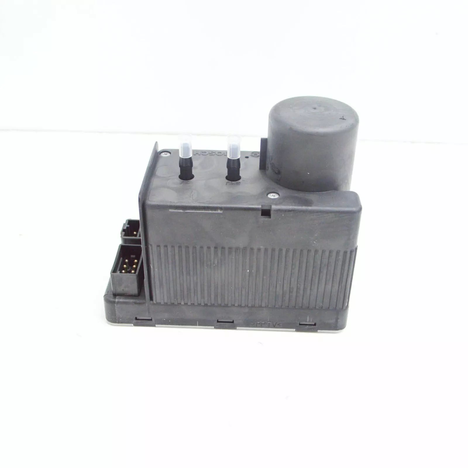 NEW MB C W202 CENTRAL LOCKING AND AIR CONDITIONER PUMP A2028001548