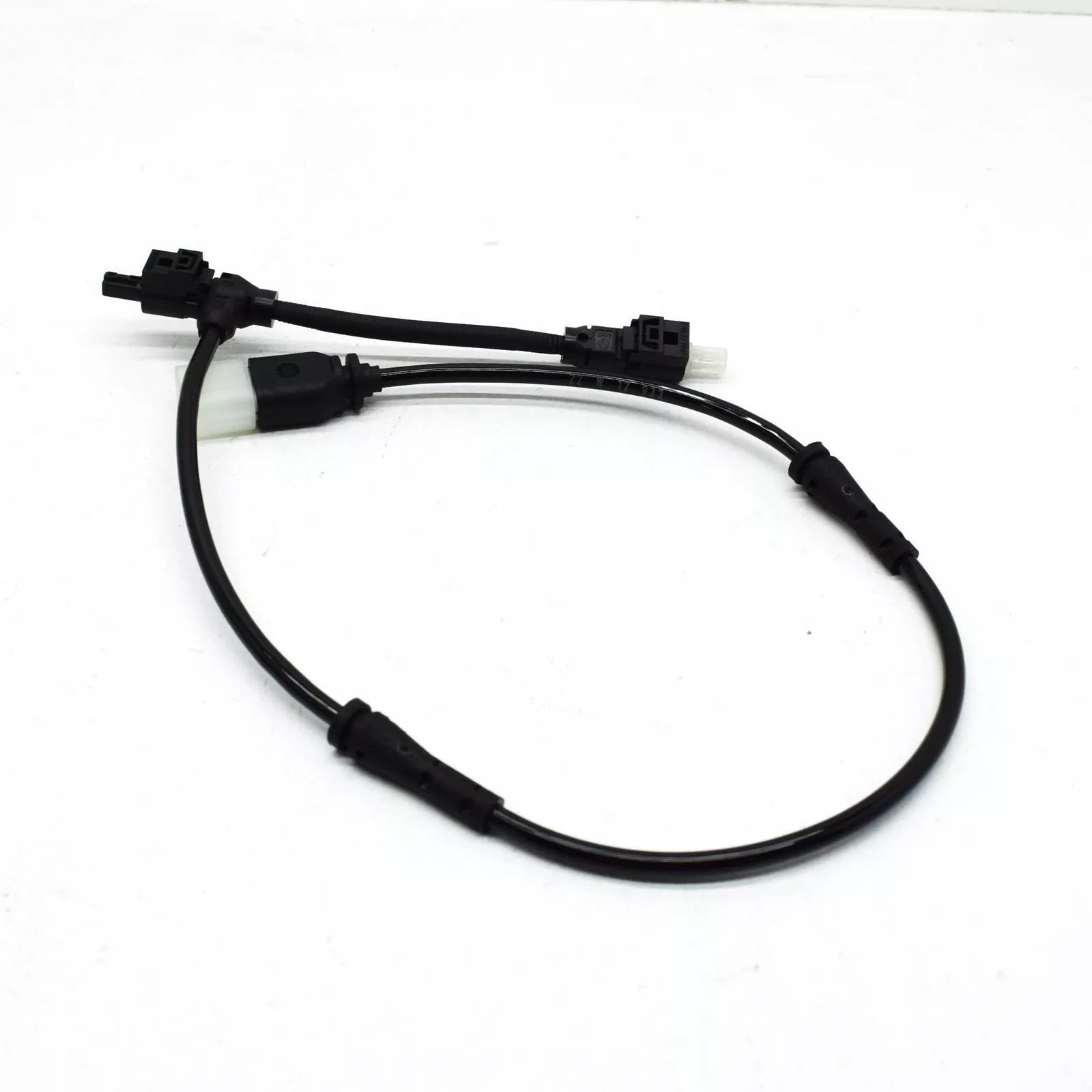 NEW BMW 5 G30 LEFT VDC ADAPTER CABLE HARNESS 37106869073 6869073 ORIGINAL