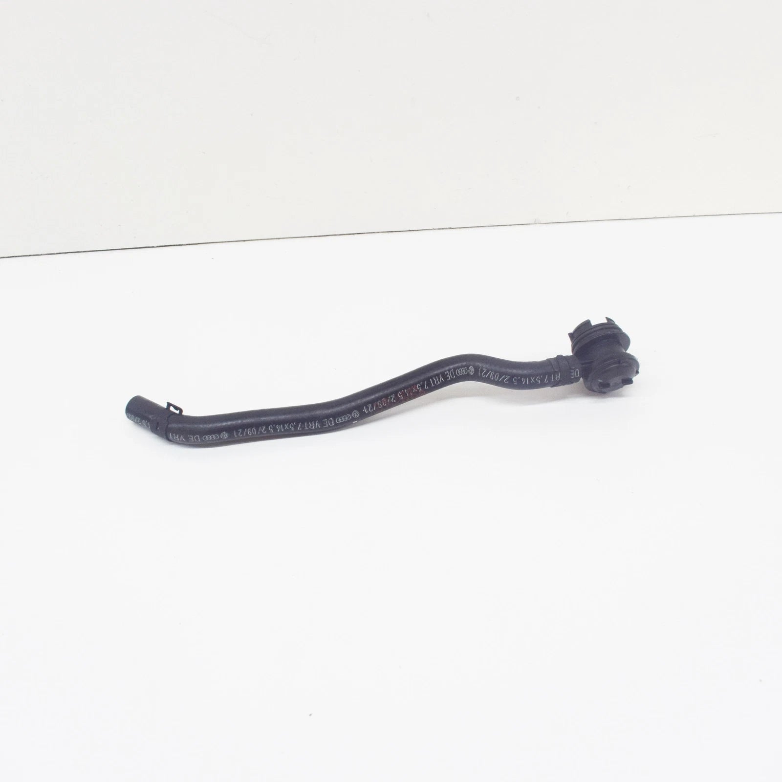 NEW AUDI TT 8J9 CHARCOAL CANISTER BREATHER PIPE VALVE 8J0201160C