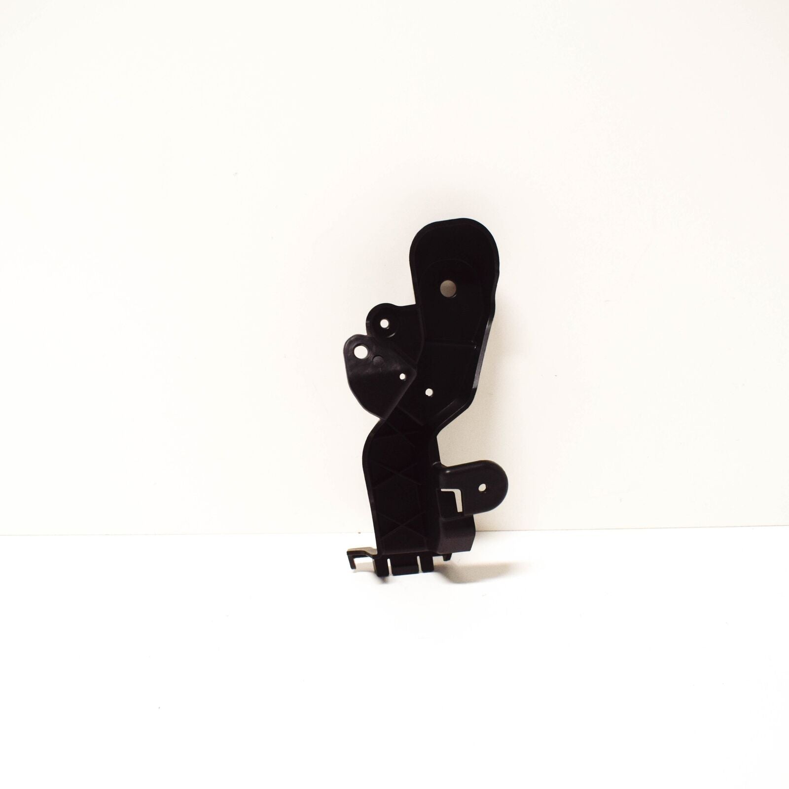 NEW MERCEDES BENZ C T-MODEL S205 REAR RIGHT BUMPER HOLDER A2058852514 ORIGINAL