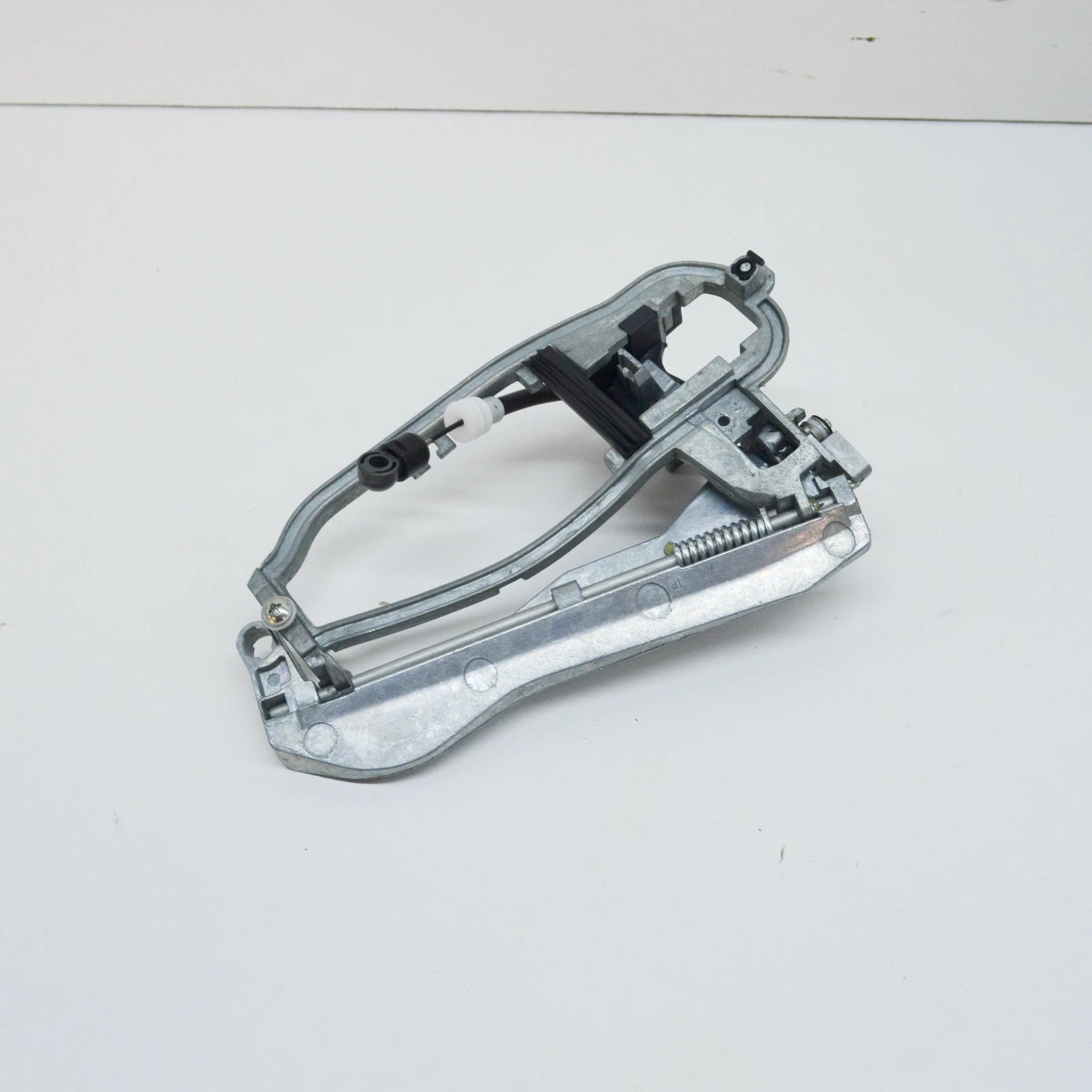 NEW BMW X5 E3 FRONT RIGHT EXTERIOR DOOR HANDLE CARRIER 51218243616 ORIGINAL