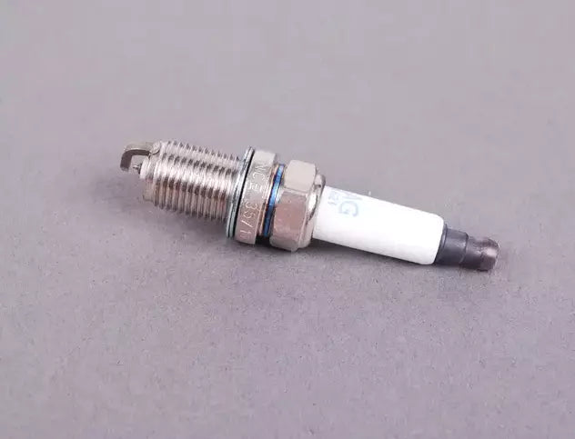 NEW VOLKSWAGEN EOS SPARK PLUG 'LONGLIFE' 06H905621A ORIGINAL