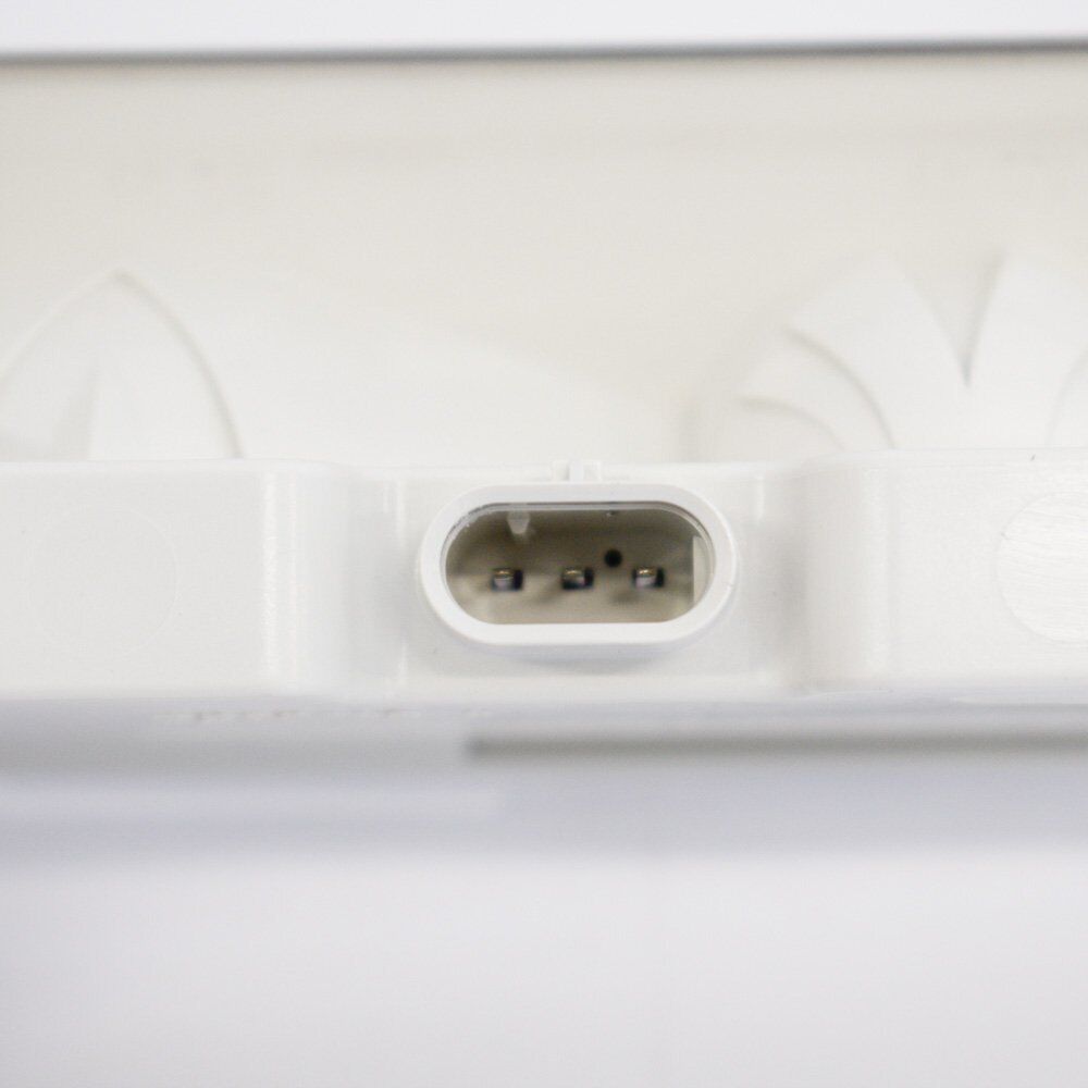 NEW MERCEDES BENZ CLS C218 REAR FOG LIGHT A2189062100 ORIGINAL