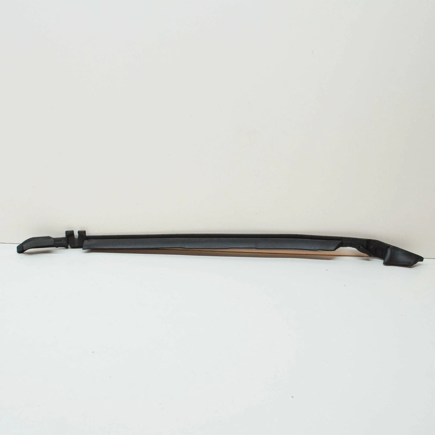 NEW BMW X1 F48 FRONT RIGHT SIDE FRAME SEAL 51487327004 ORIGINAL