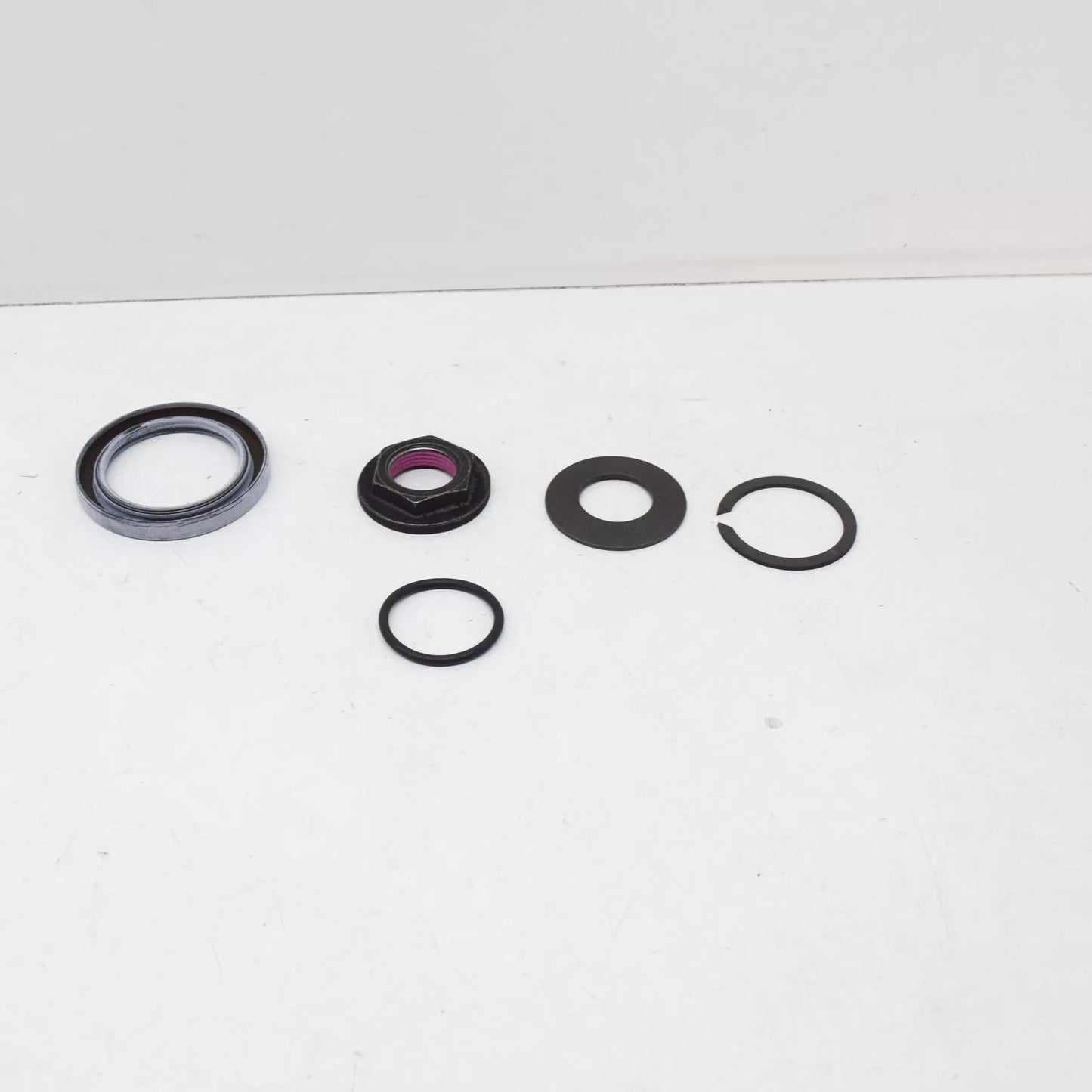 NEW BMW 5 E39 TRANSMISSION OUTPUT SHAFT SEAL REPAIR KIT 24137514548 ORIGINAL