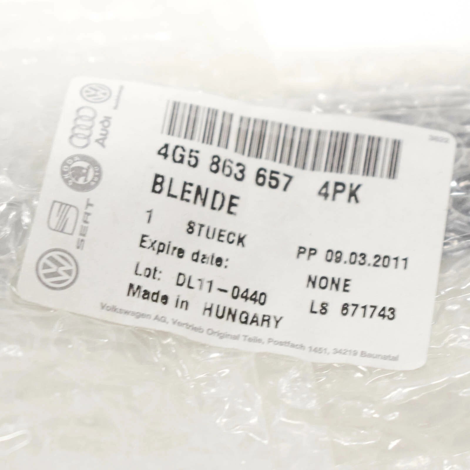 NEW AUDI A6 C7 REAR LEFT ROLLER SUN BLIND TRIM 4G58636574PK ORIGINAL