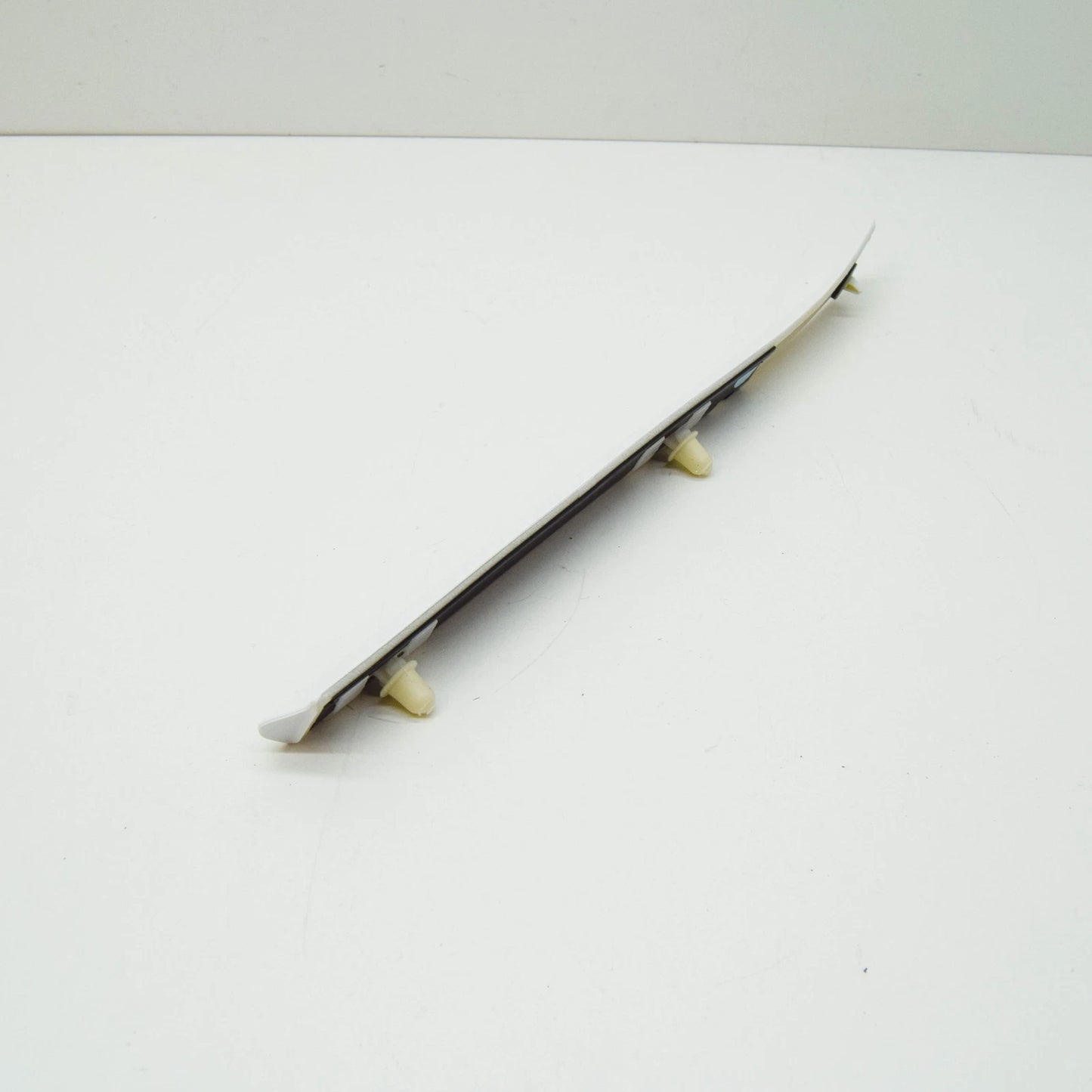 NEW BMW E46 CABRIO COUPE FENDER MOLDING LEFT FRONT 7001041 51137001041 ORIGINAL