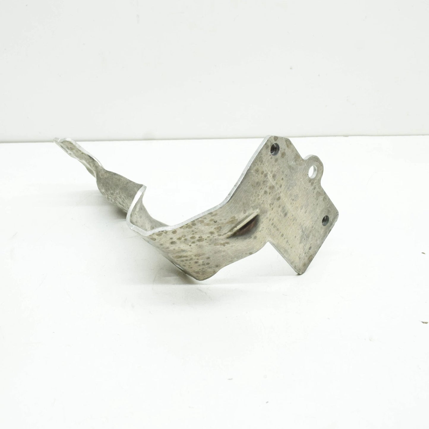 NEW BMW 8 G15 FRONT BUMPER CARRIER LEFT CONNECTION 51117478183 ORIGINAL