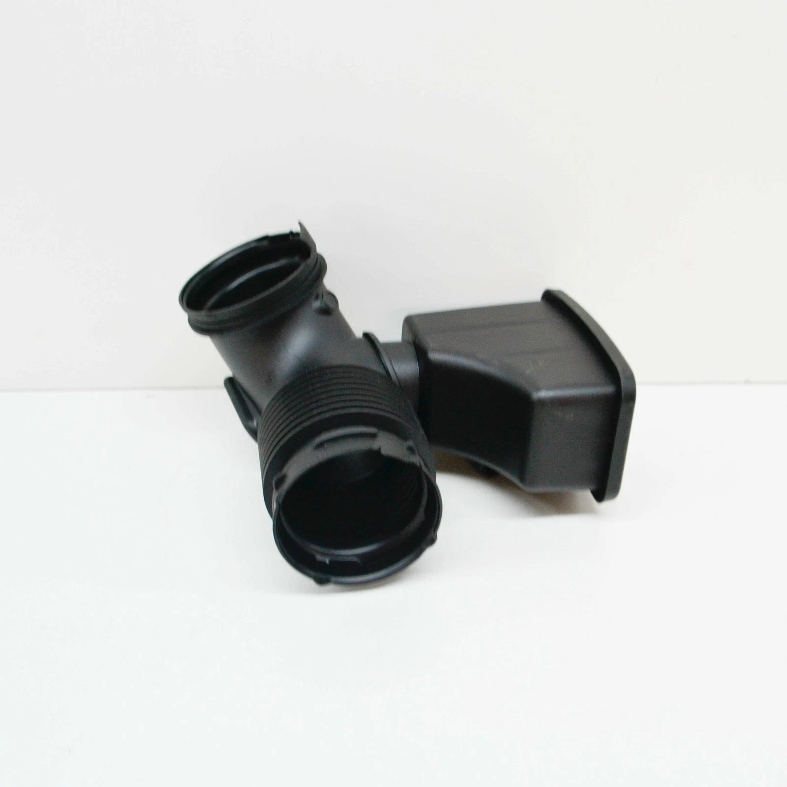 NEW BMW 5 E60 AIR INTAKE TUBE 7521029 13717521029 ORIGINAL