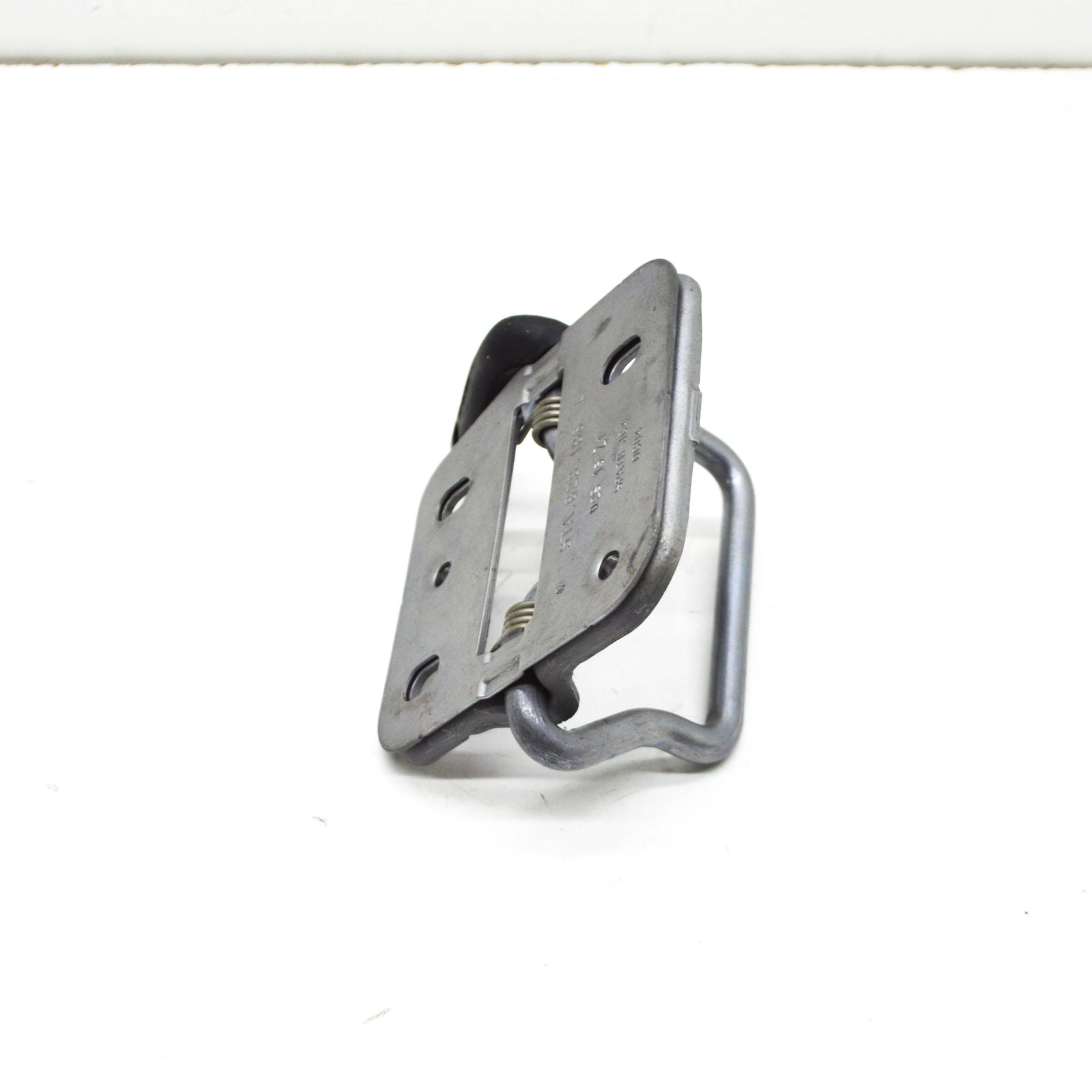 NEW VW TOURAN 5TN FRONT BONNET HOOD LATCH STRIKER PLATE 5TA823186A ORIGINAL