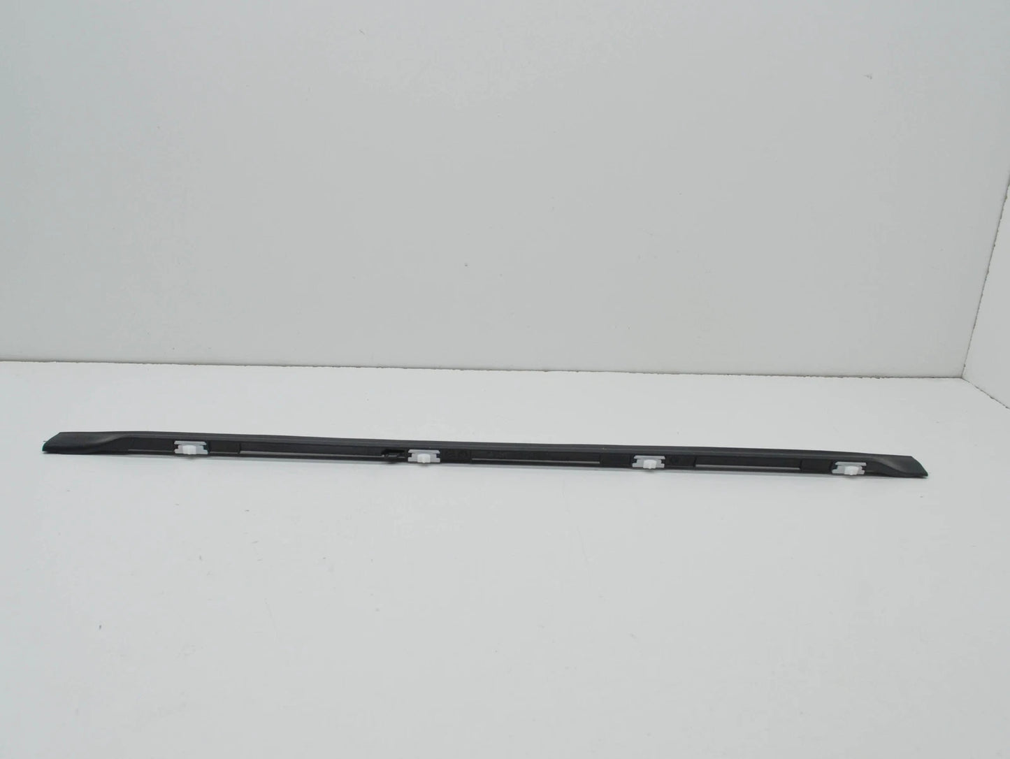 NEW MB E W212 REAR RIGHT DOOR BOTTOM DEFLECTOR STRIP A2126903882 ORIGINAL