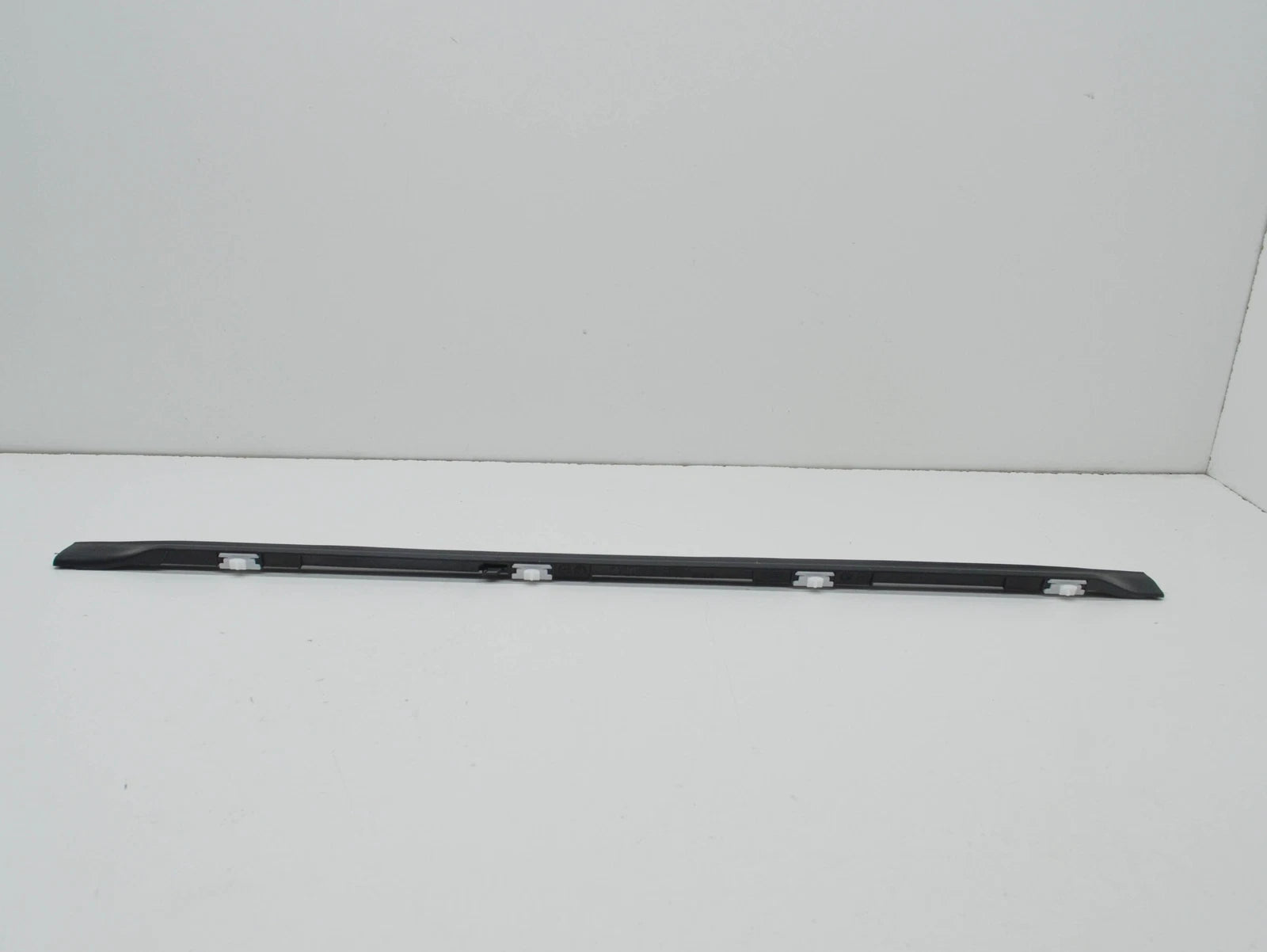 NEW MB E W212 REAR RIGHT DOOR BOTTOM DEFLECTOR STRIP A2126903882 ORIGINAL