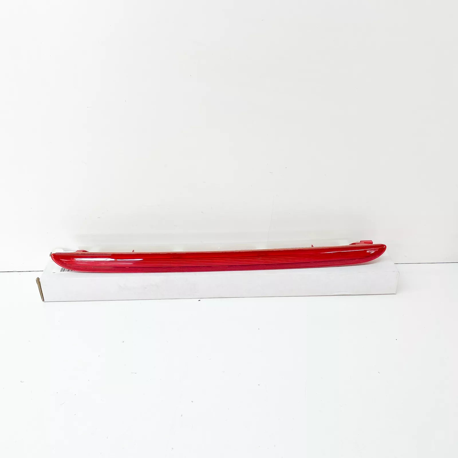 NEW VOLKSWAGEN AMAROK ADDITIONAL BRAKE STOP LIGHT 7P6945087B