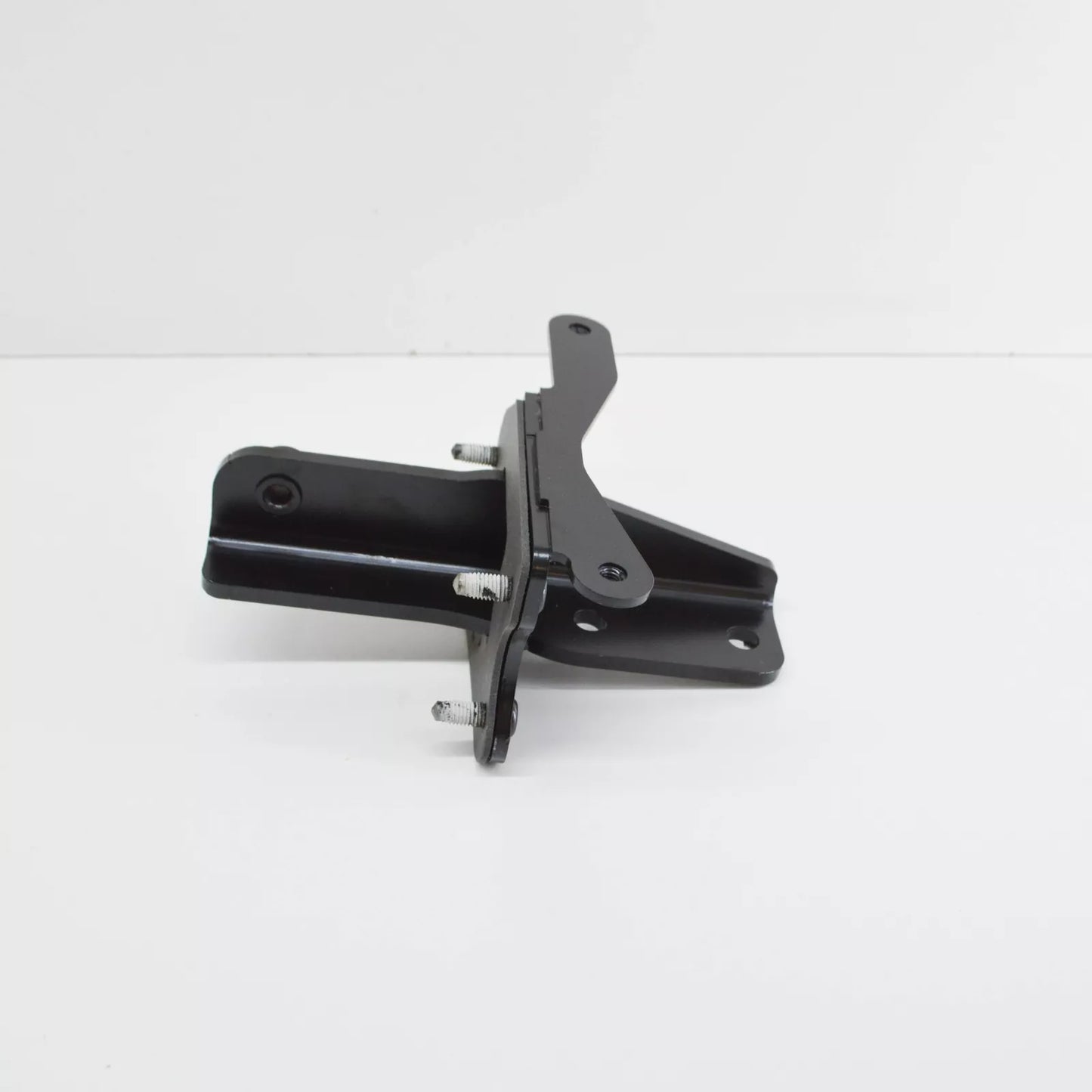 NEW MB C W205 TRAILER COUPLING RIGHT REINFORCEMENT A2056100225 ORIGINAL