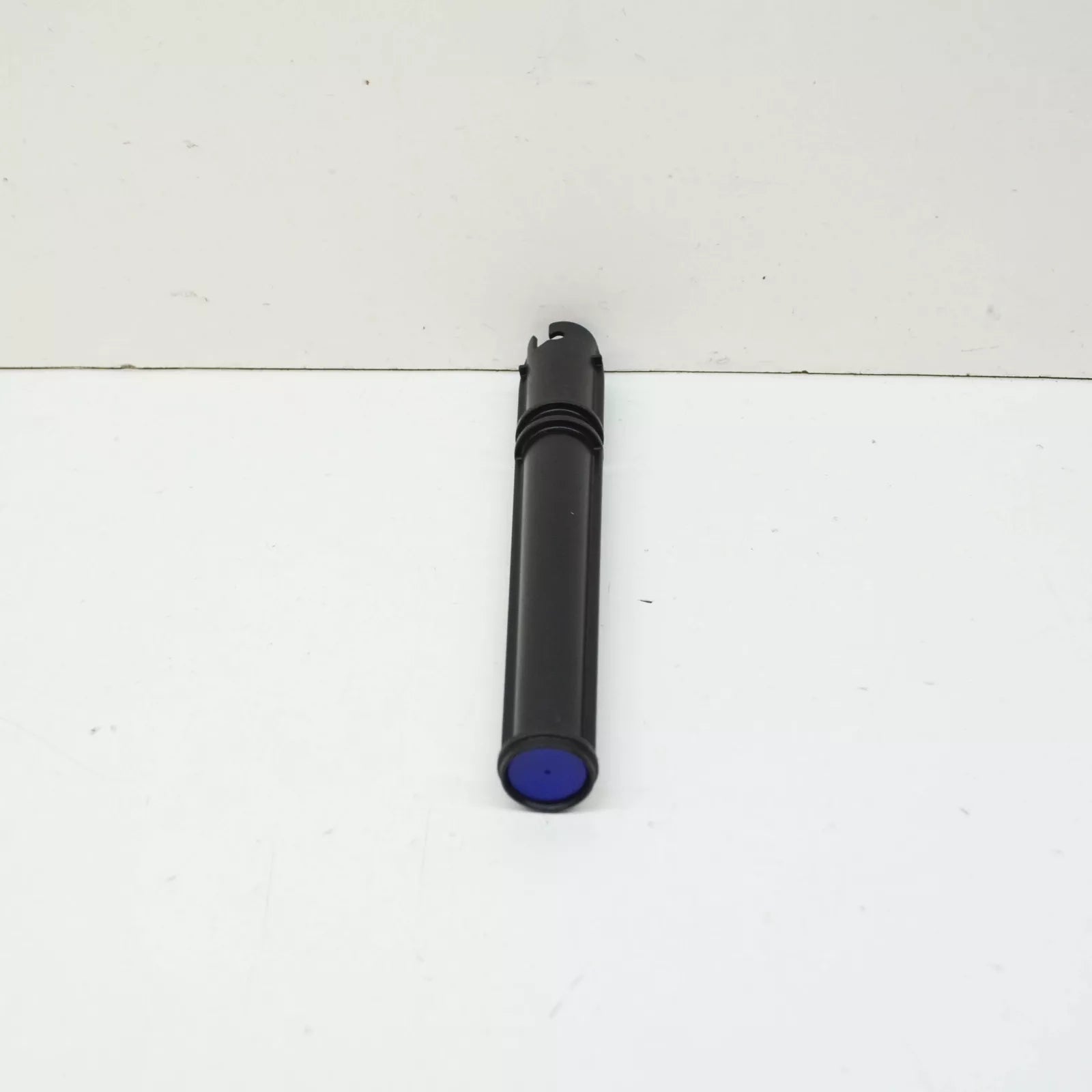 NEW AUDI A1 8X AIR FILTER WATER DRAINAGE HOSE 04E129637 ORIGINAL