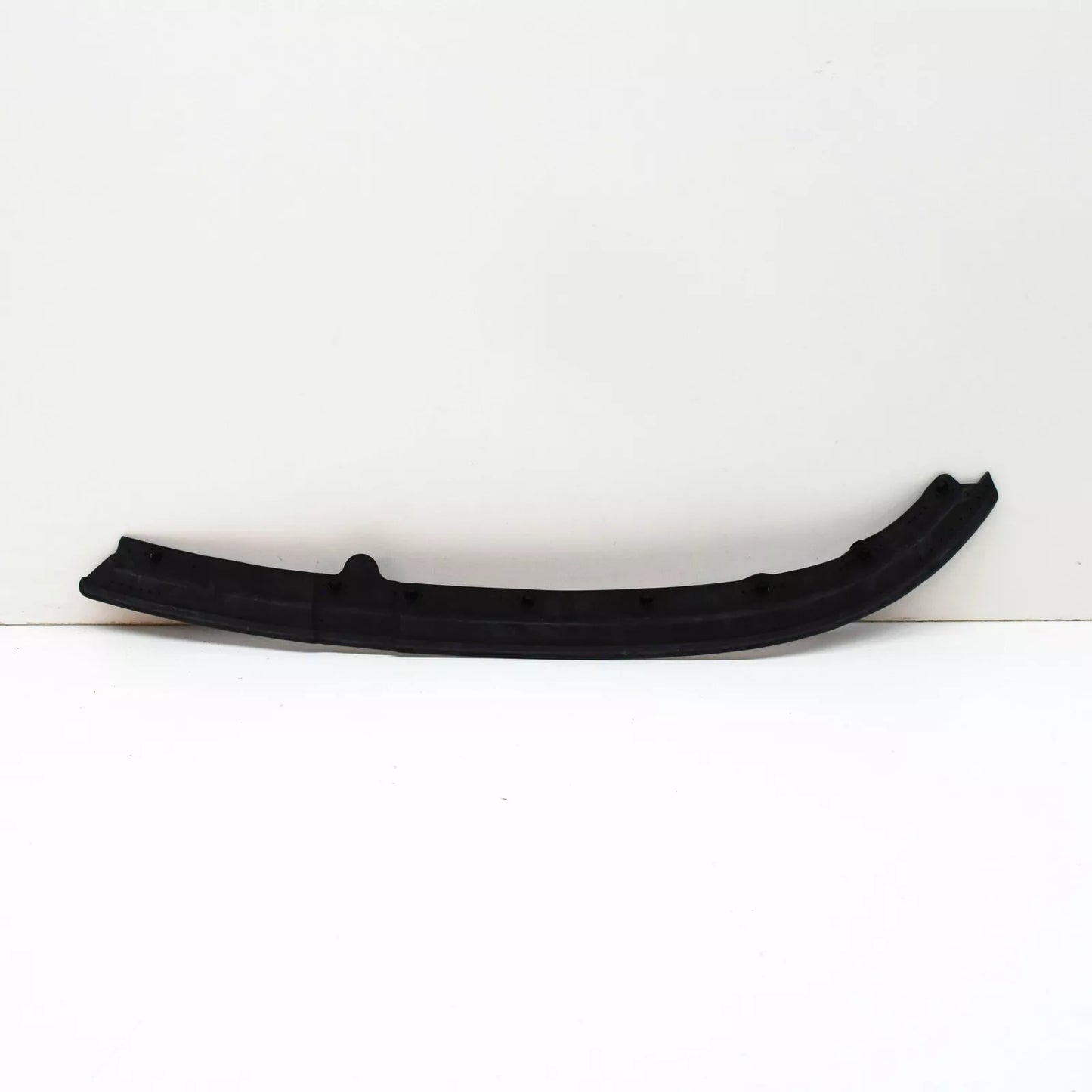 NEW MERCEDES C-CLASS W203 FRONT DOOR WEATHERSTRIP SEAL RIGHT A2037202078