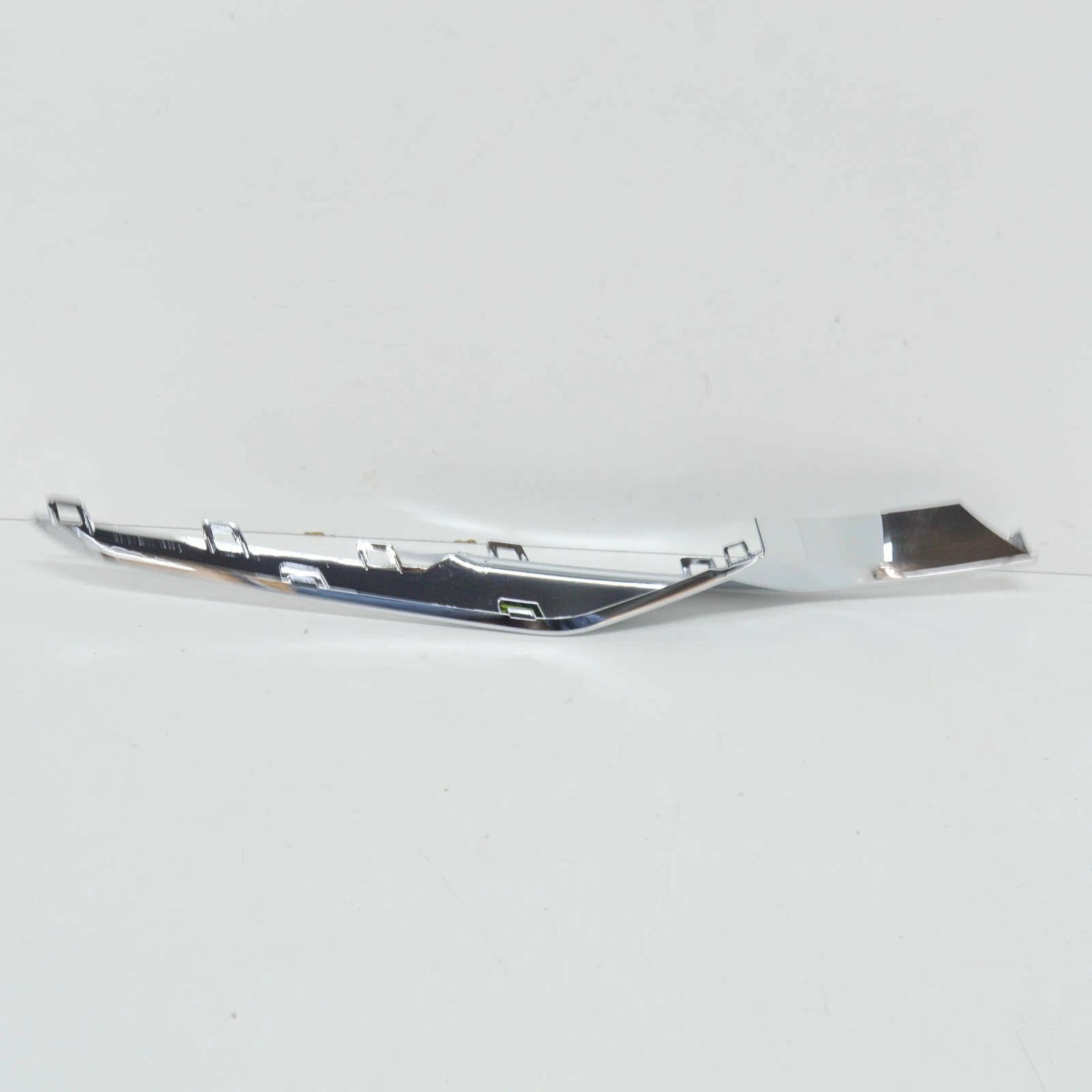 NEW BMW 2 GRAN TOURER F46 FRONT LEFT BUMPER MOLDING TRIM 51117473197 ORIGINAL