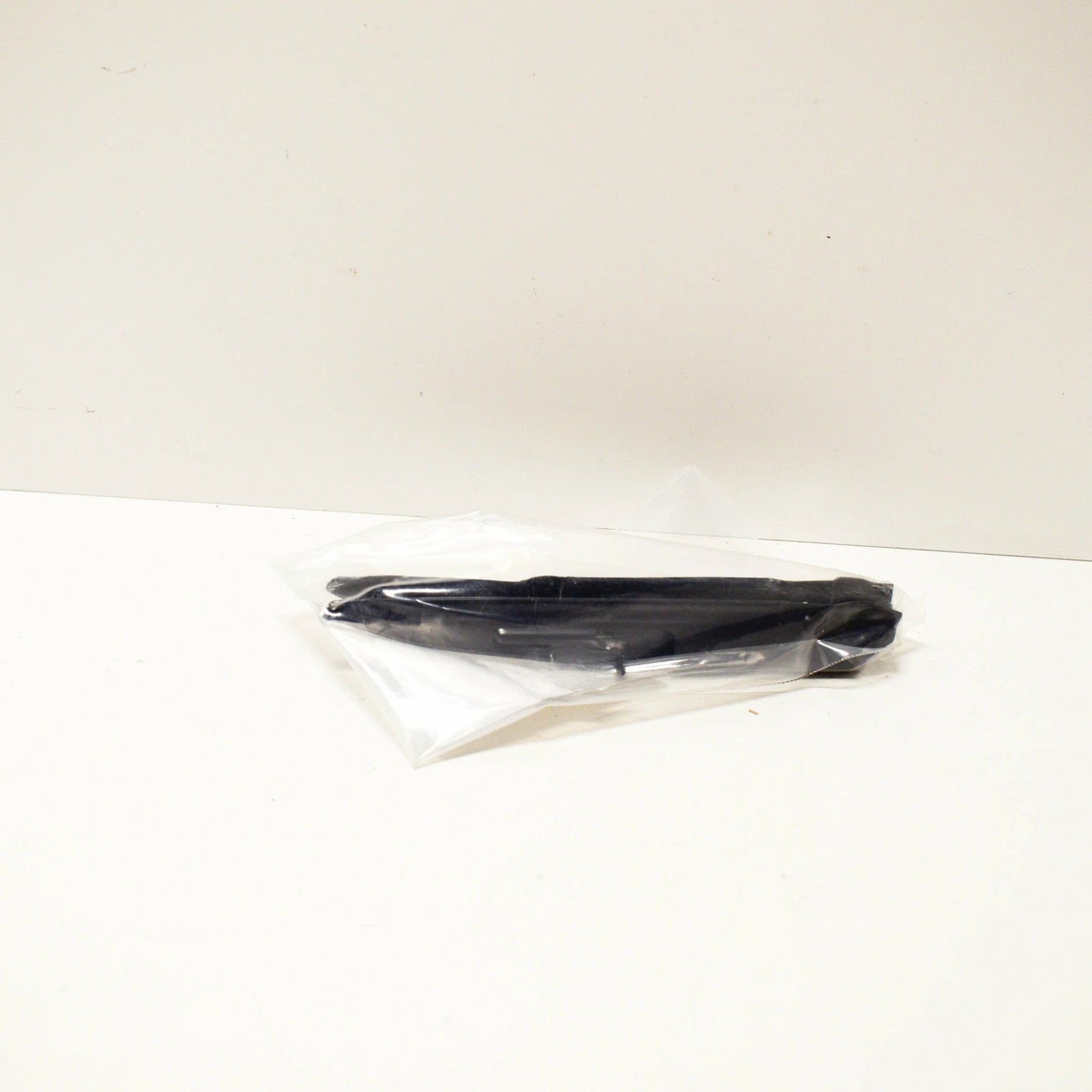 NEW MERCEDES-BENZ S-CLASS W221 FRONT BUMPER LEFT BRACKET A2218850714 ORIGINAL