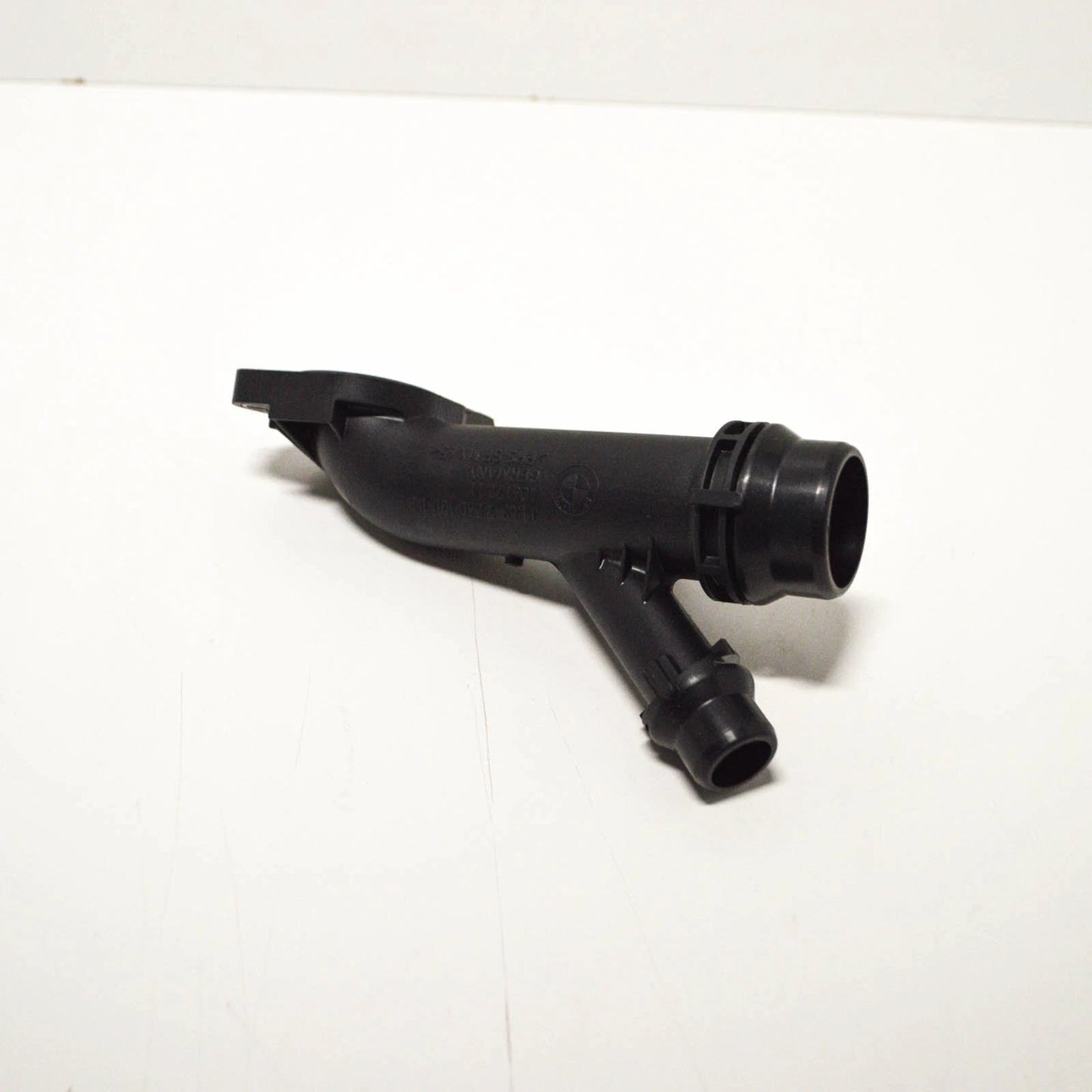 NEW BMW 1 E81 1.6I 89KW COOLING SYSTEM CONNECTOR 11537560130 ORIGINAL