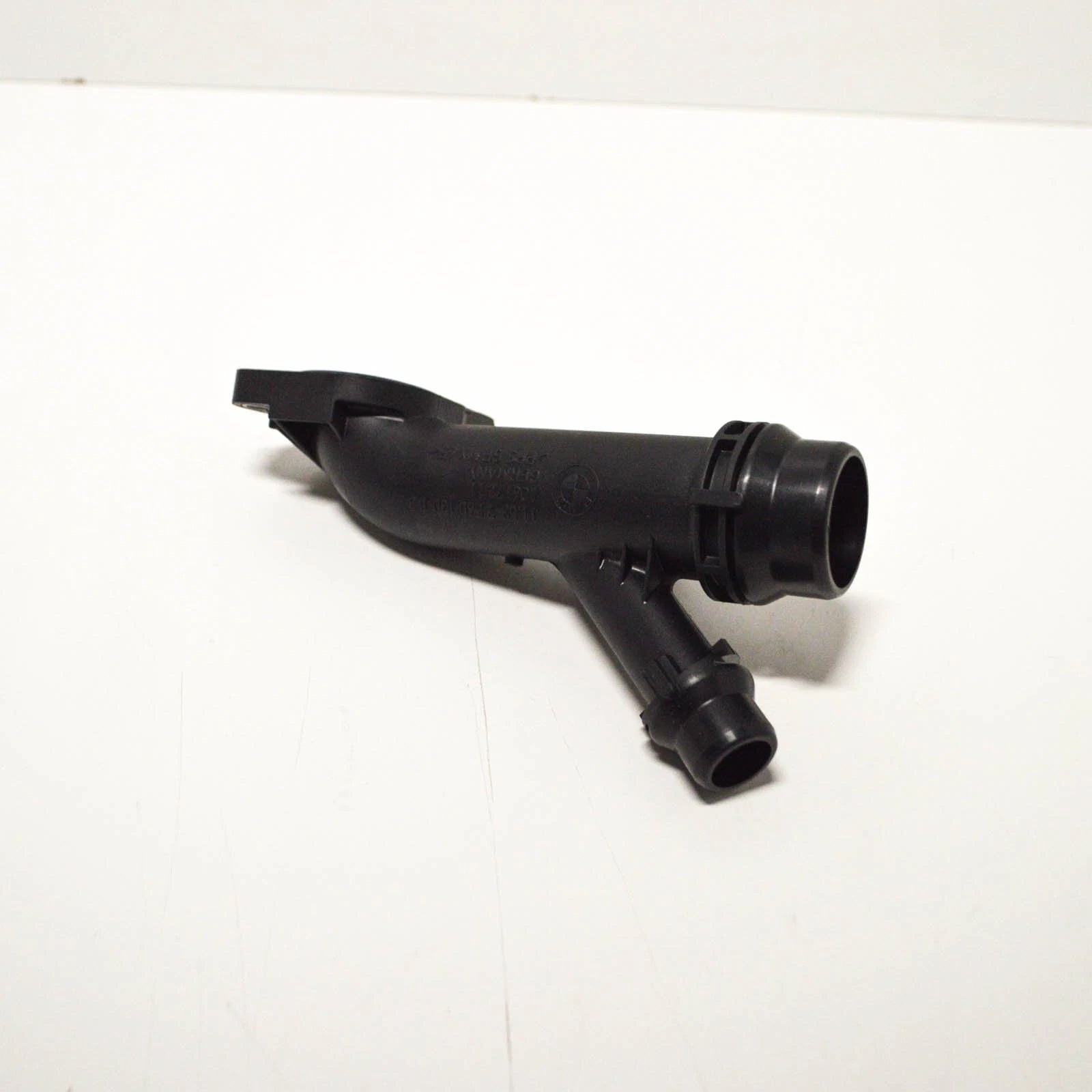NEW BMW 1 E81 1.6I 89KW COOLING SYSTEM CONNECTOR 11537560130 ORIGINAL