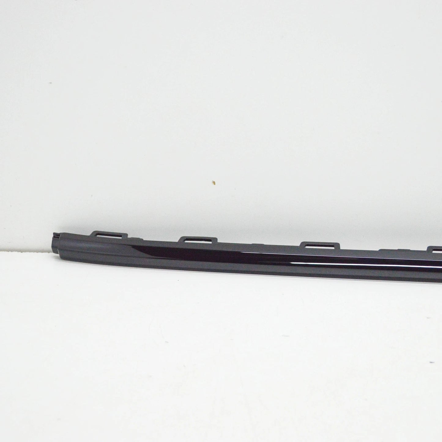 NEW AUDI E-TRON SPORTBACK FRONT BUMPER CENTER MOLDING TRIM 4KE853057Y9B